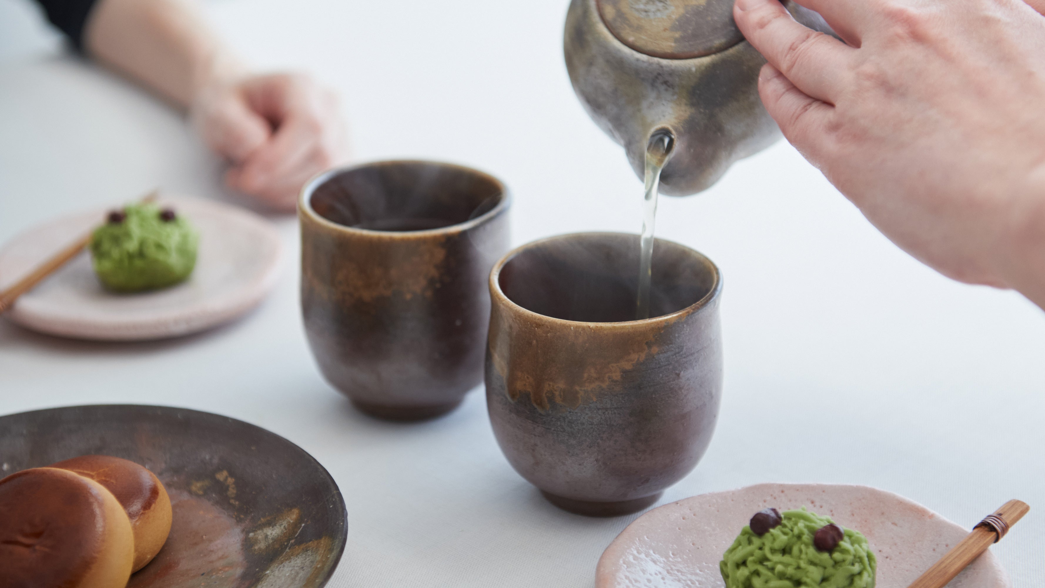 Cozy Stoneware to Make Your Winter Warm and Bright