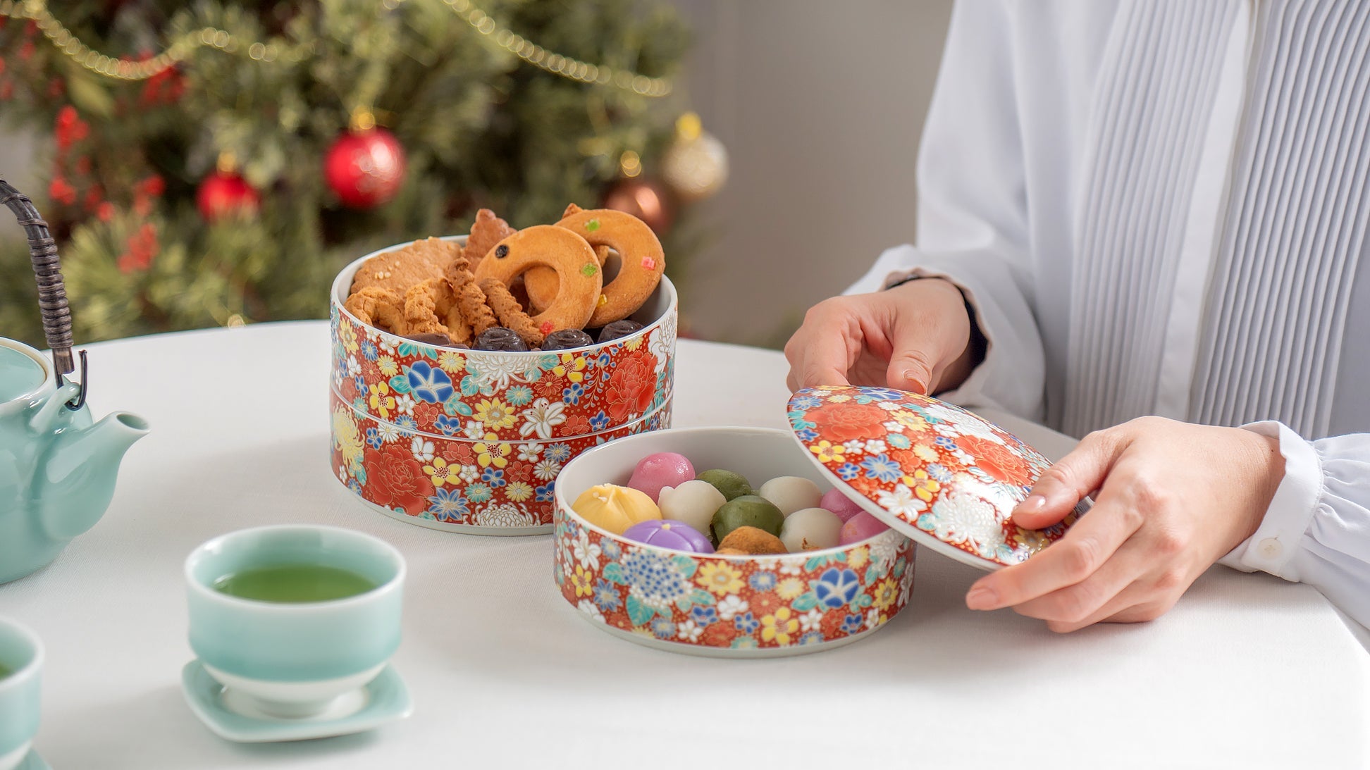 Family Gifts to Share Around the Table