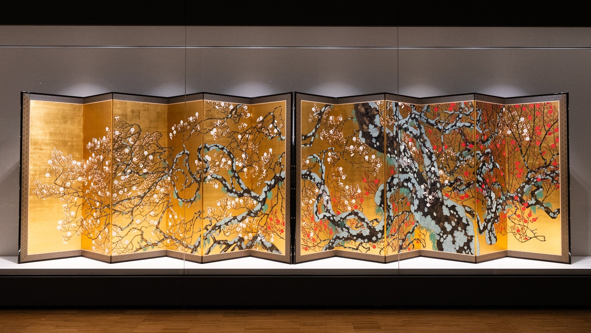 Admiring the Beauty of Floral Art at Sannomaru Shozokan