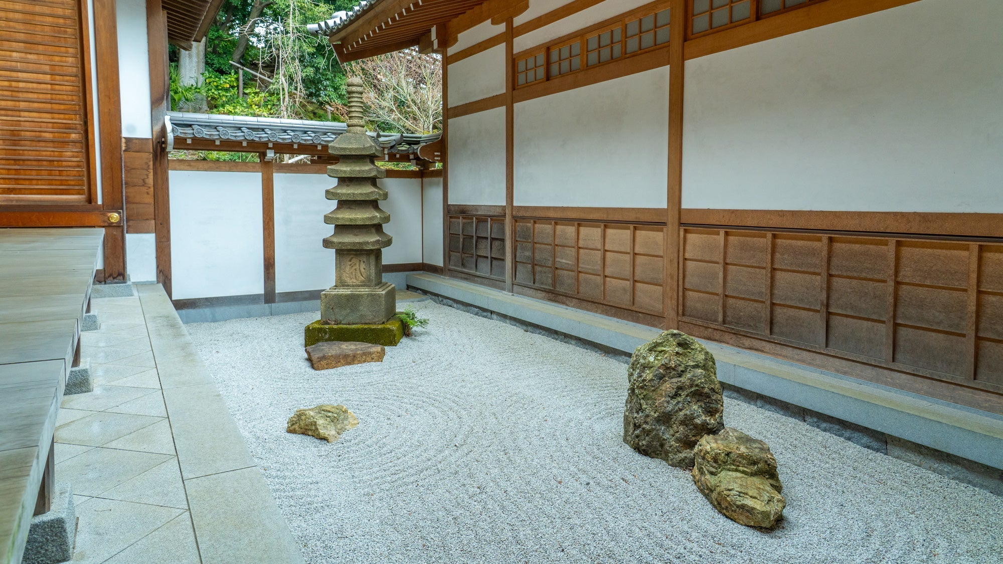 Unraveling "Zen Gardens": The Art of Japanese Serenity