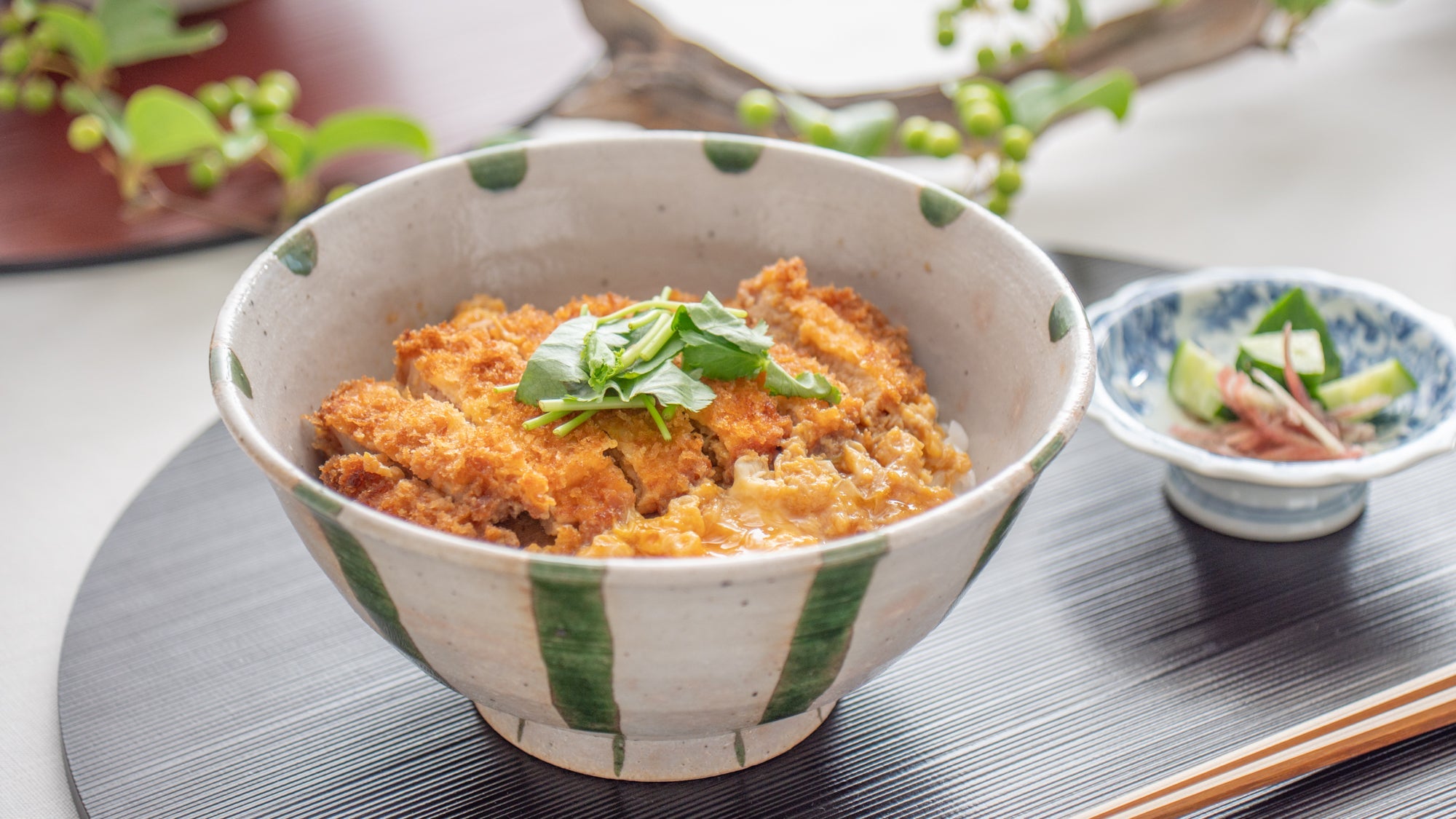 How to Make Katsudon and Set the Table to Match