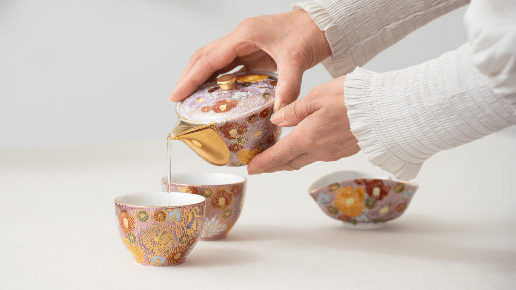 How to Brew Premium Japanese Tea with a Houhin Teapot
