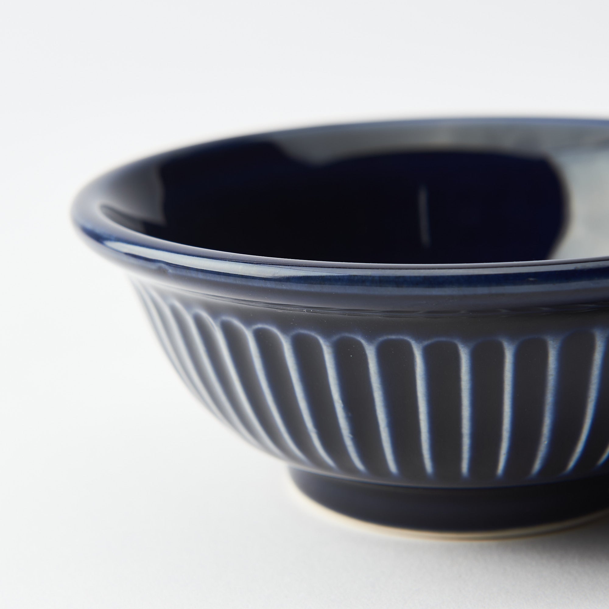 Kikka Chrysanthemum Medium Bowl