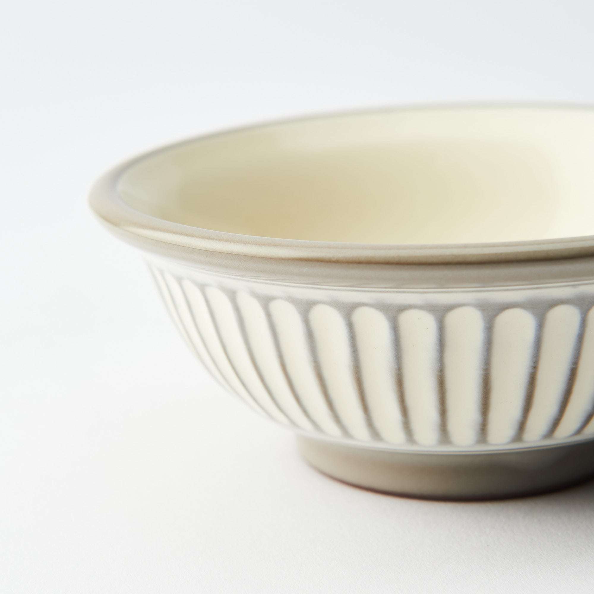 Kikka Chrysanthemum Medium Bowl