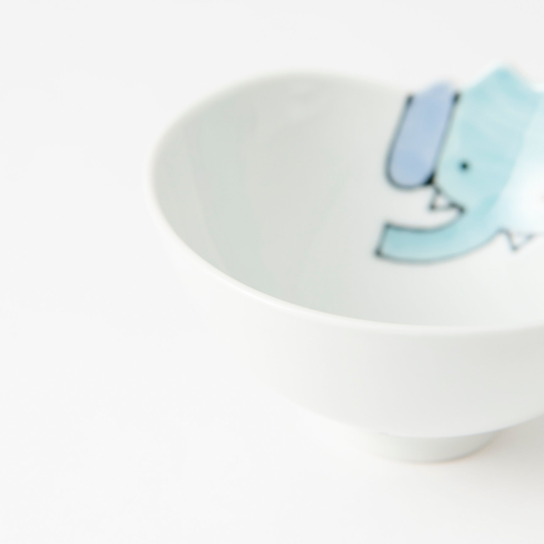 Rim-Peeking Animals Designed Japanese Rice Bowl