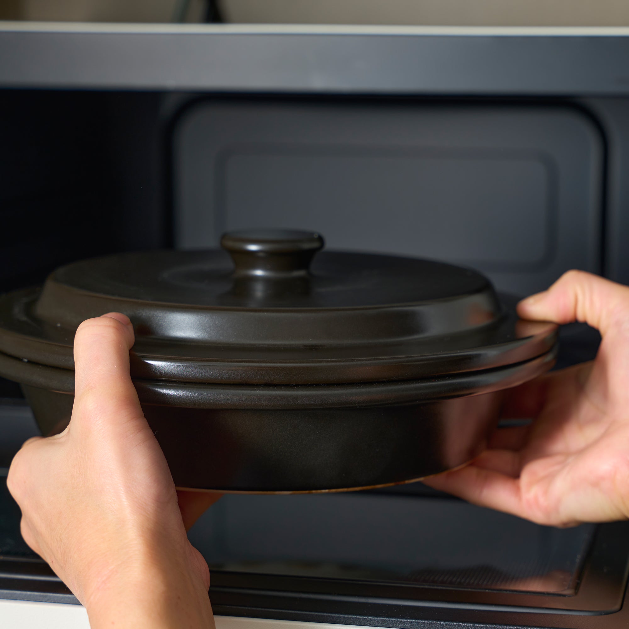 PETARI Shallow Donabe Pot 9.4 IN