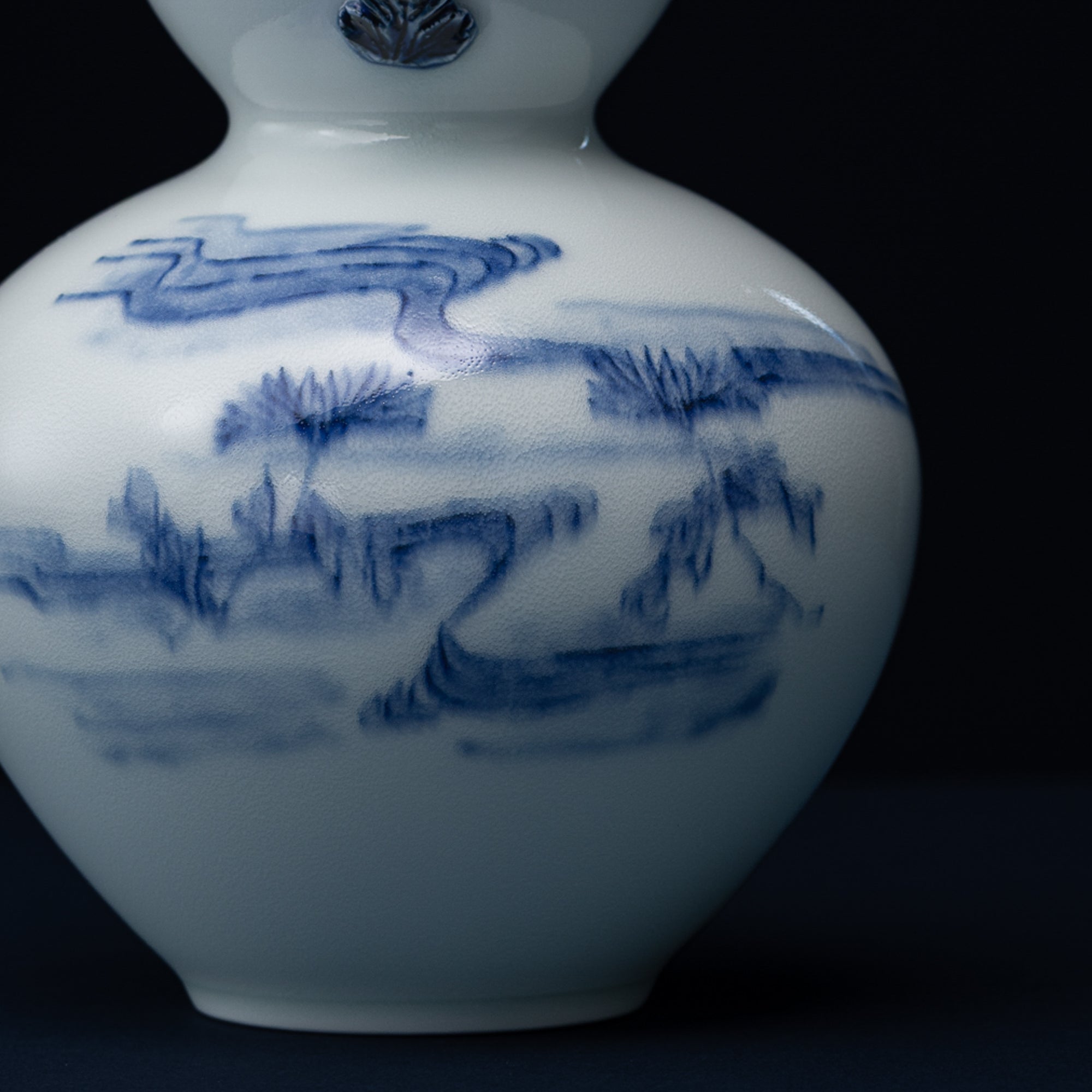 Vase à fleurs Hirado motif chrysanthème et eau courante