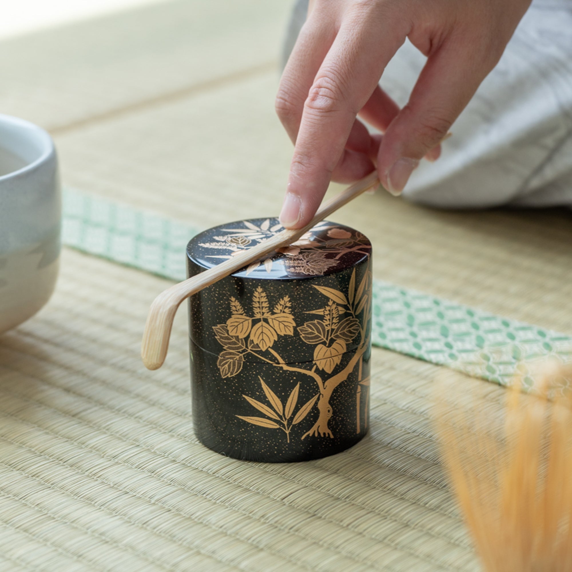 Golden Sasagiri Nakatsugi Matcha Container