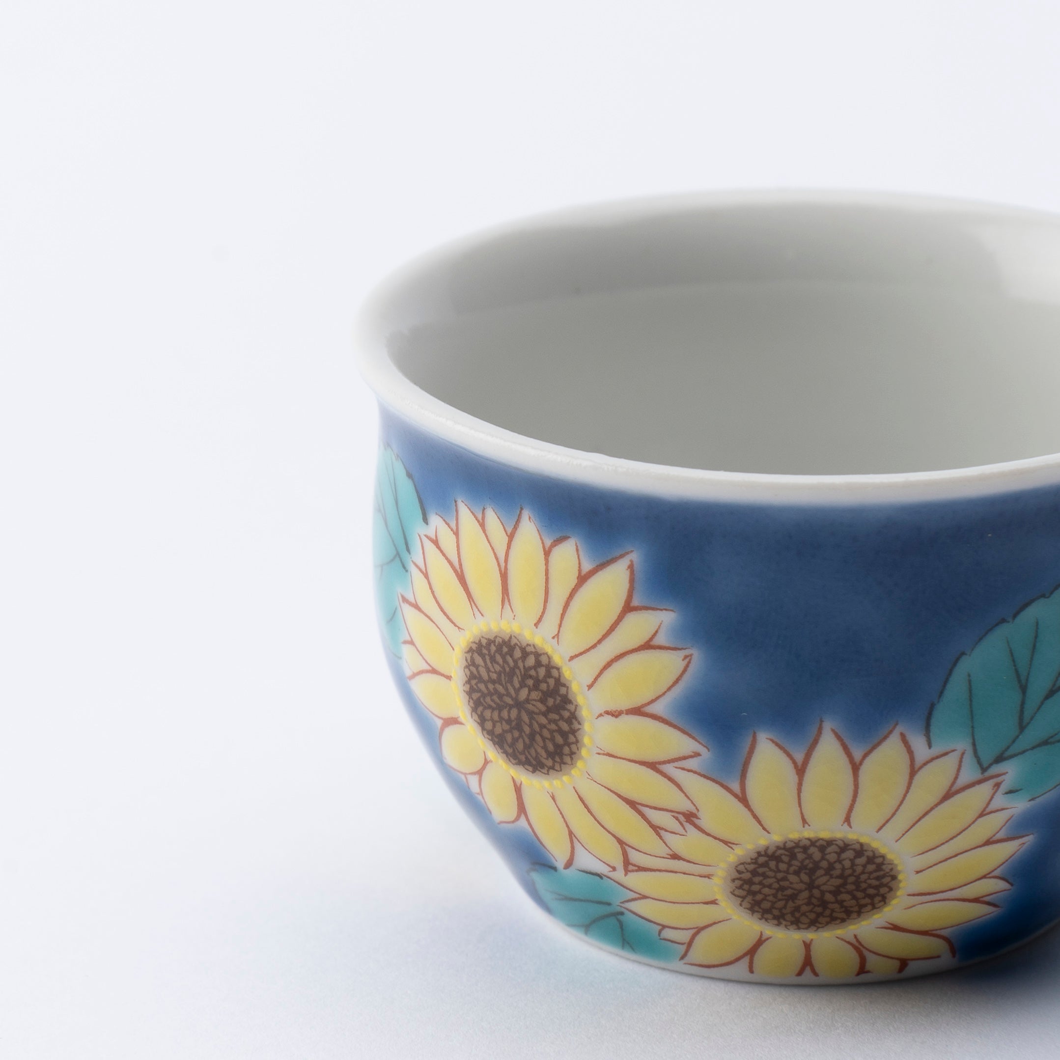 Juego de tazas de sake Ochoko con flores de temporada