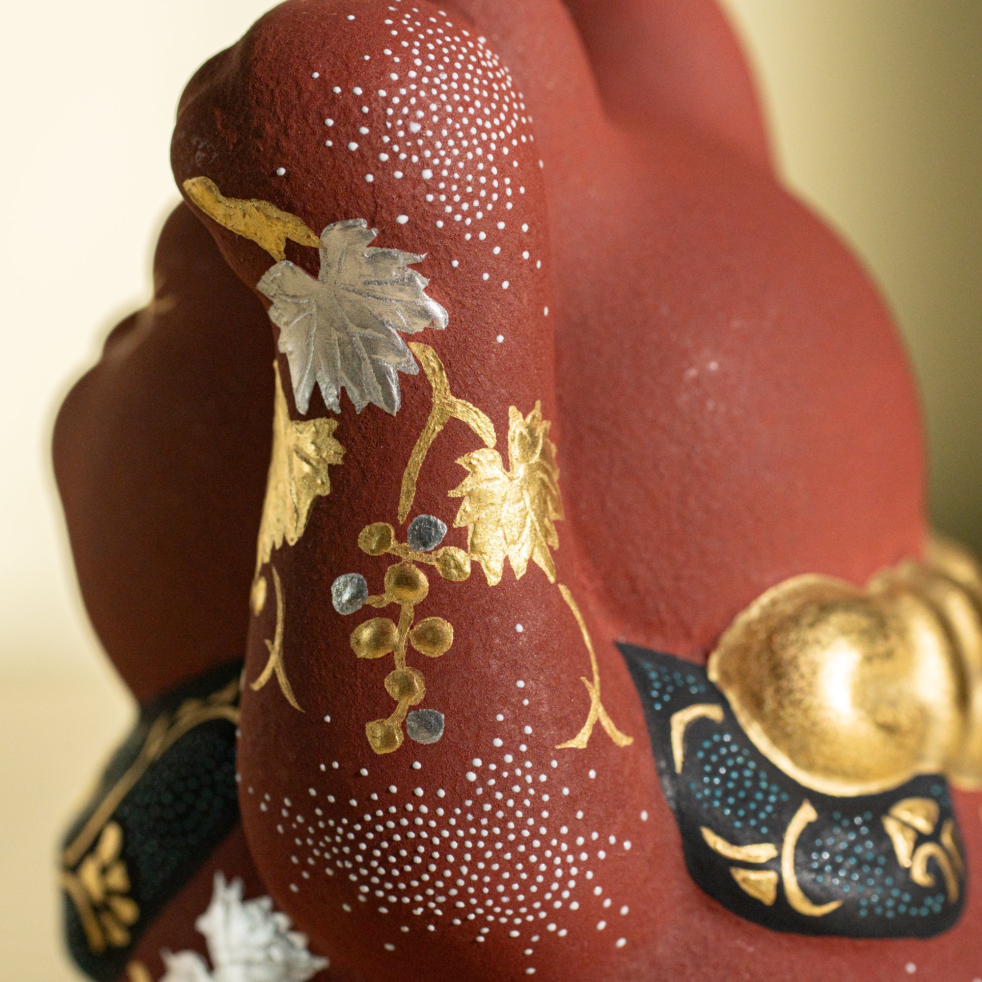 Red Morikin Shirochibu Grape Pattern Lucky Cat
