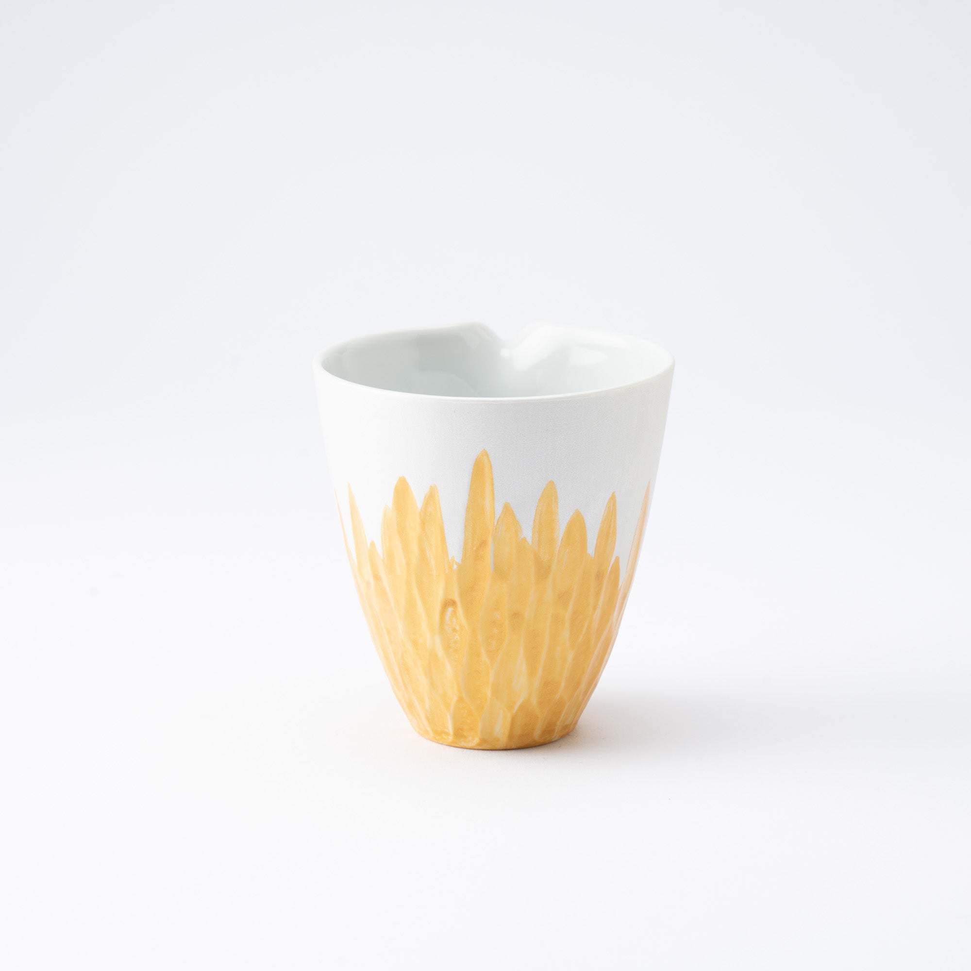 Juego de sake con grabado floral dorado y plateado