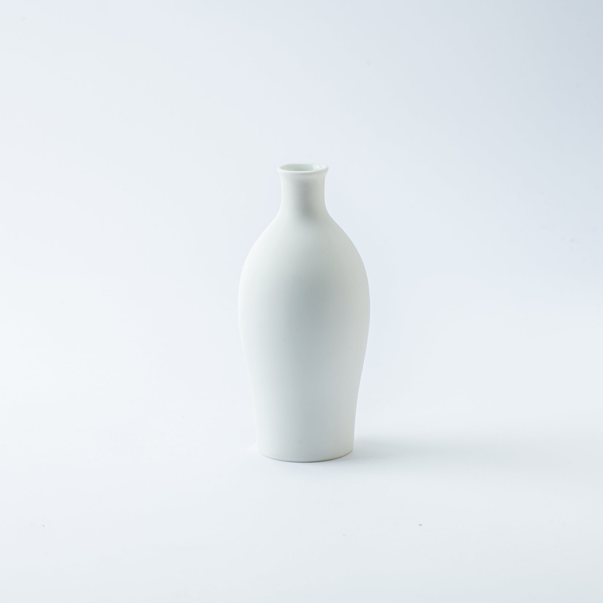 Blue Flower Camellia Tokkuri Sake Carafe