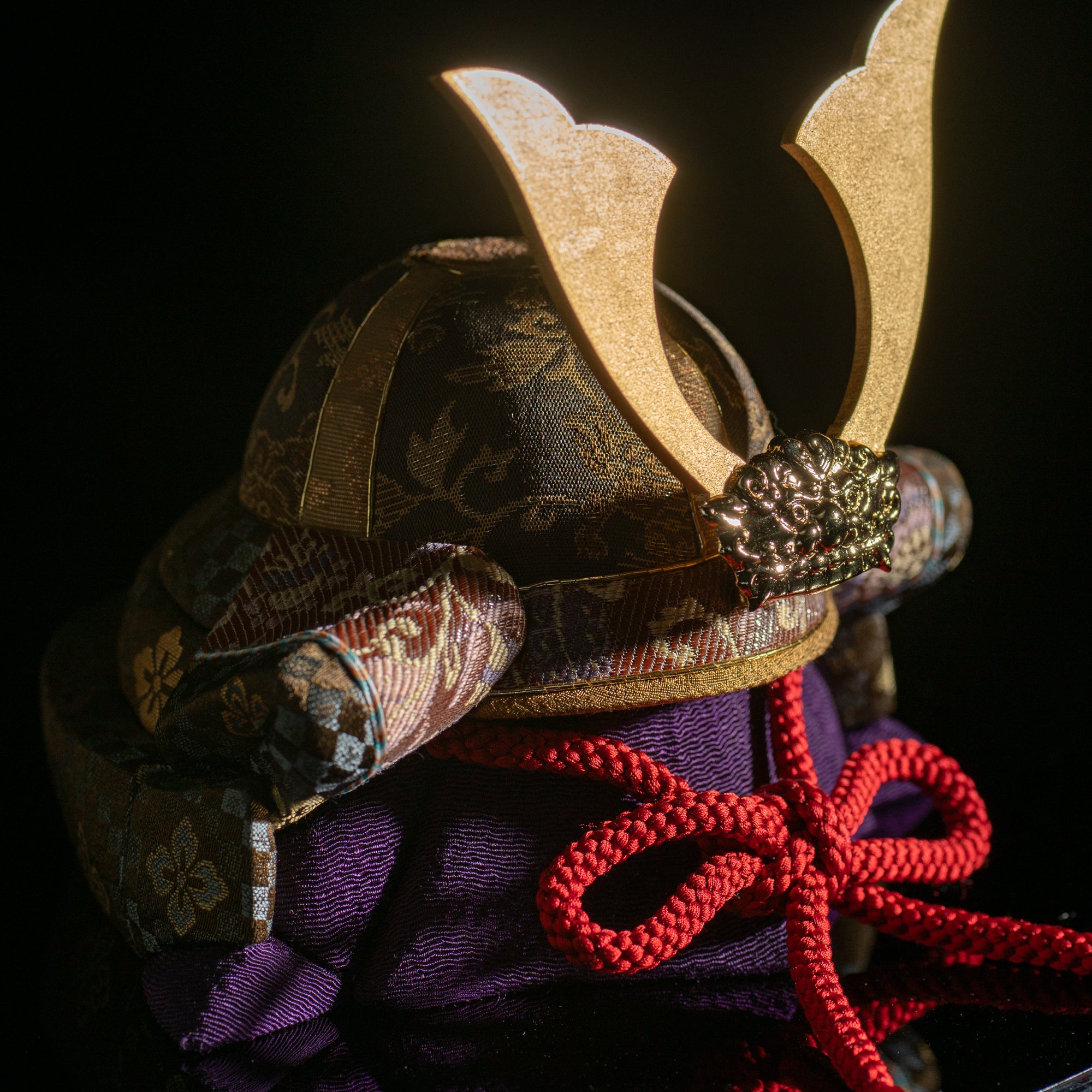 Adorno de casco samurái de Yoko Kabuto