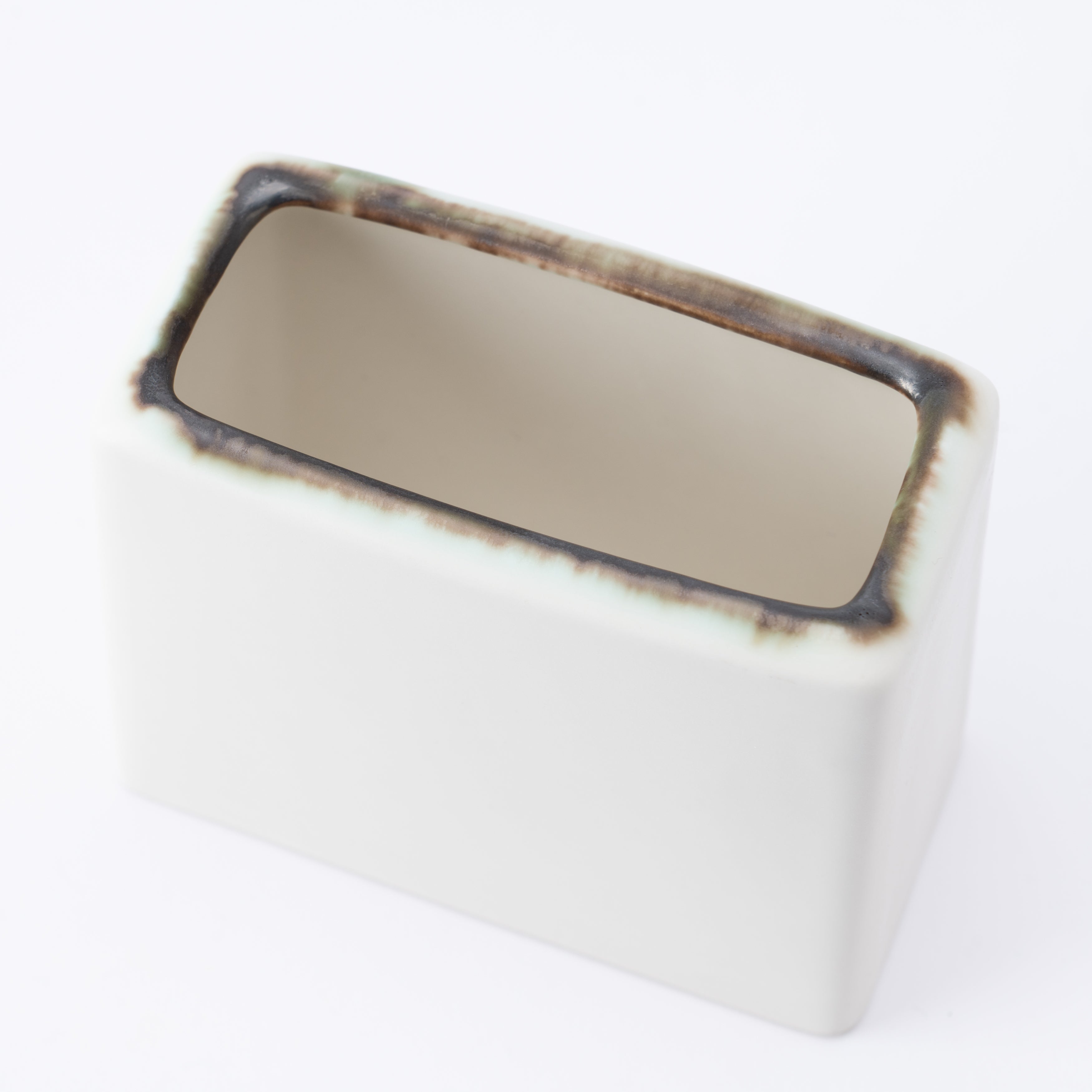 Porta utensilios rectangular con esmalte terroso