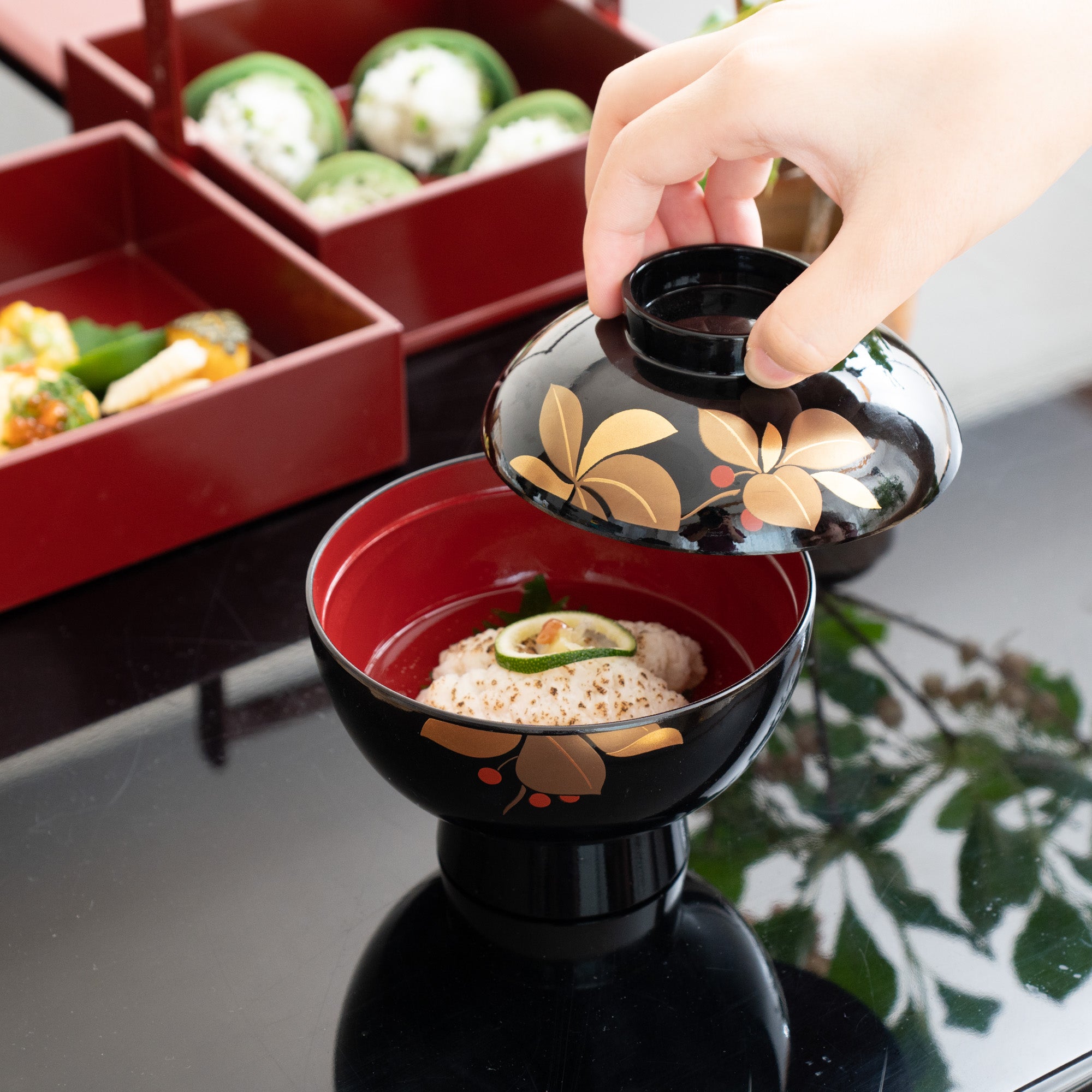 Spear Flower Soup Bowl with lid