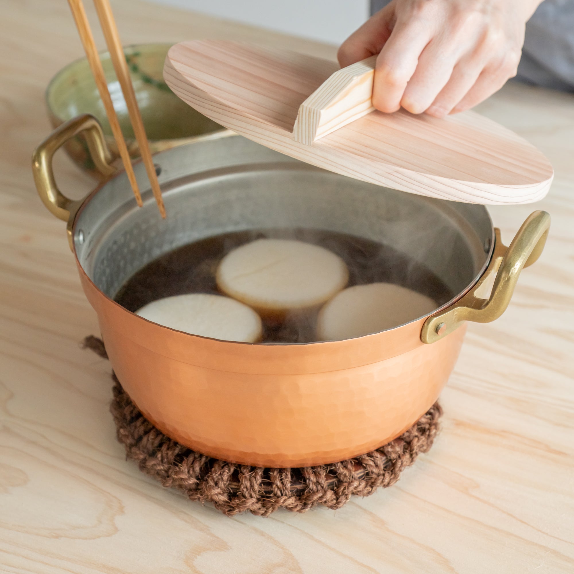Shallow Copper Pot with Lid
