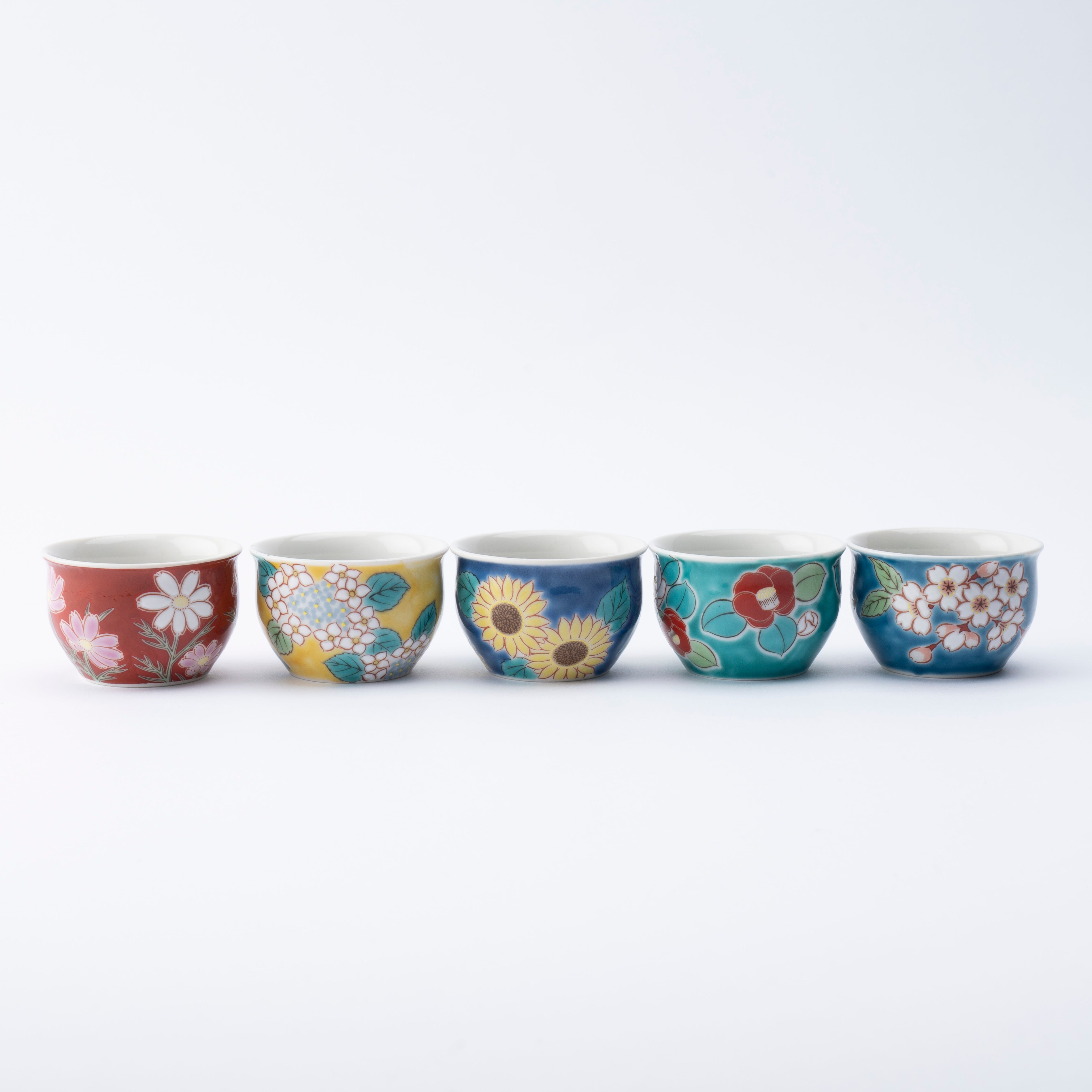 Juego de tazas de sake Ochoko con flores de temporada
