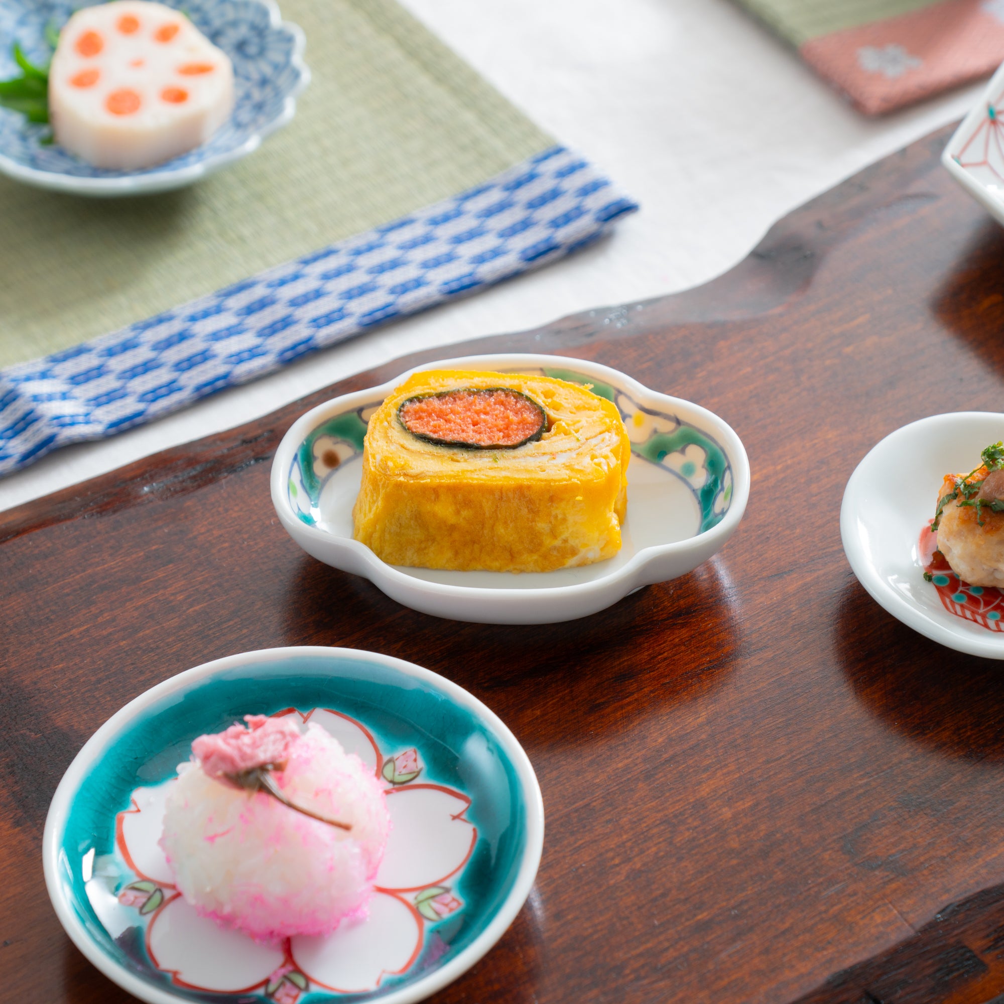 Auspicious Pattern Tsuba-Shaped Sauce Plate