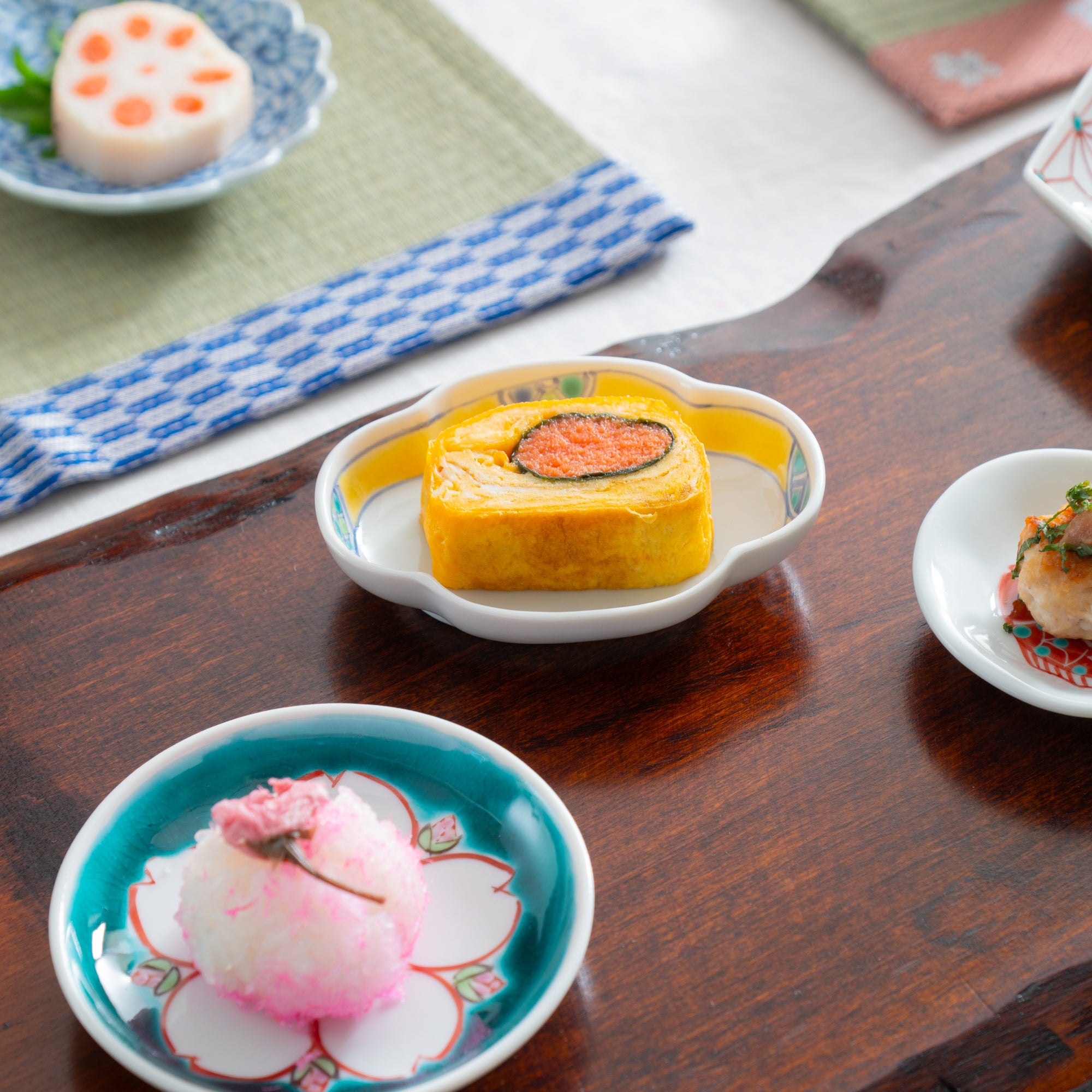 Auspicious Pattern Tsuba-Shaped Sauce Plate
