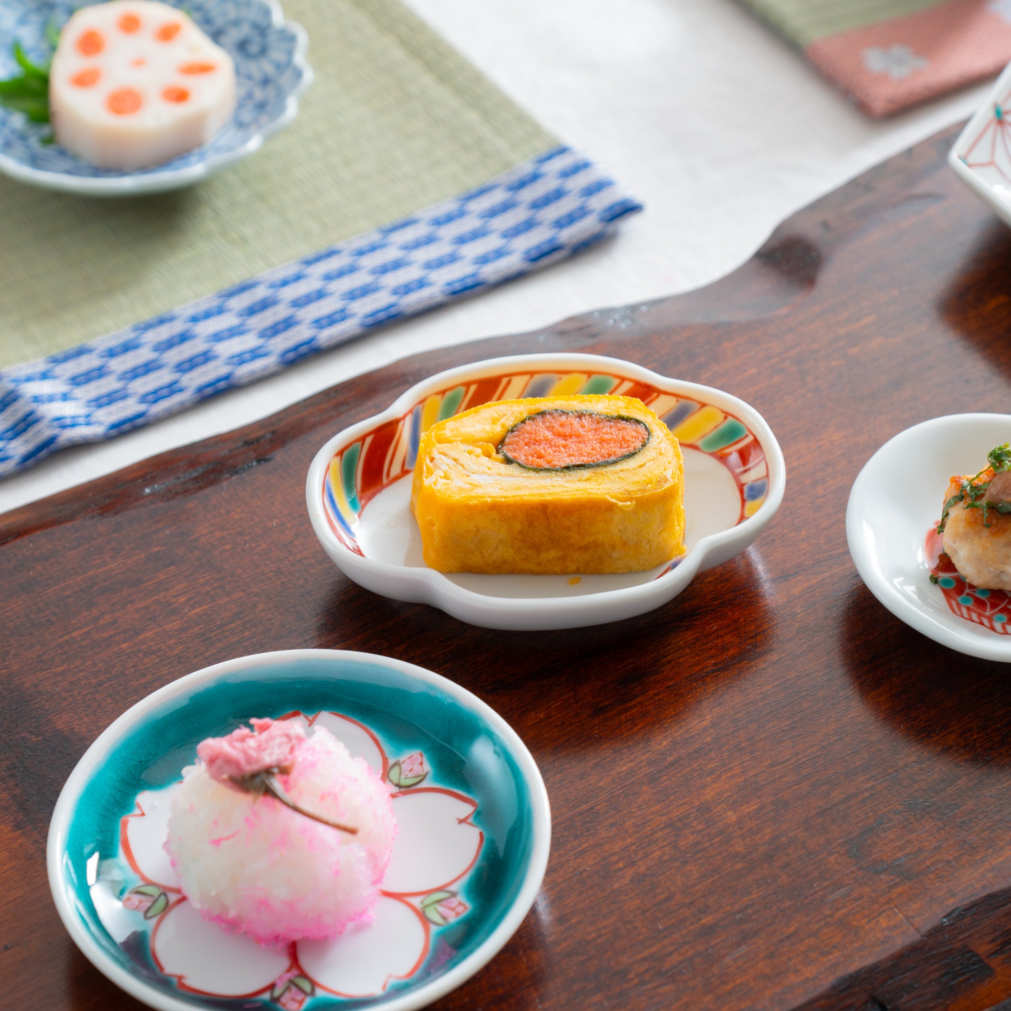 Auspicious Pattern Tsuba-Shaped Sauce Plate