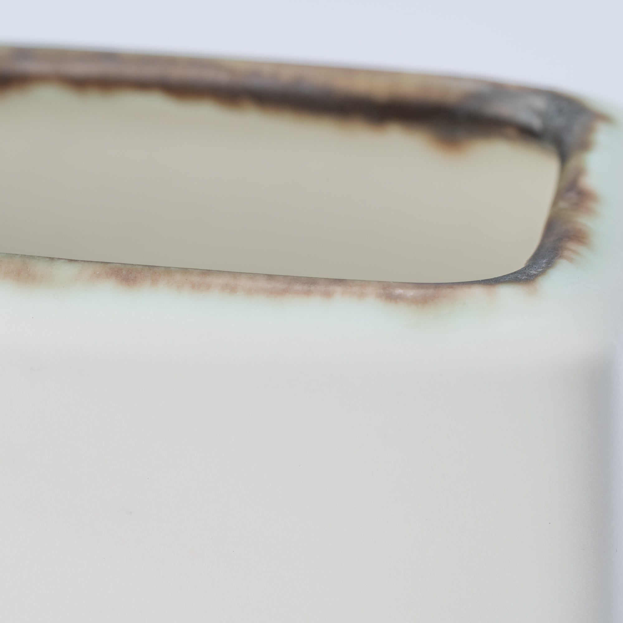 Porta utensilios rectangular con esmalte terroso