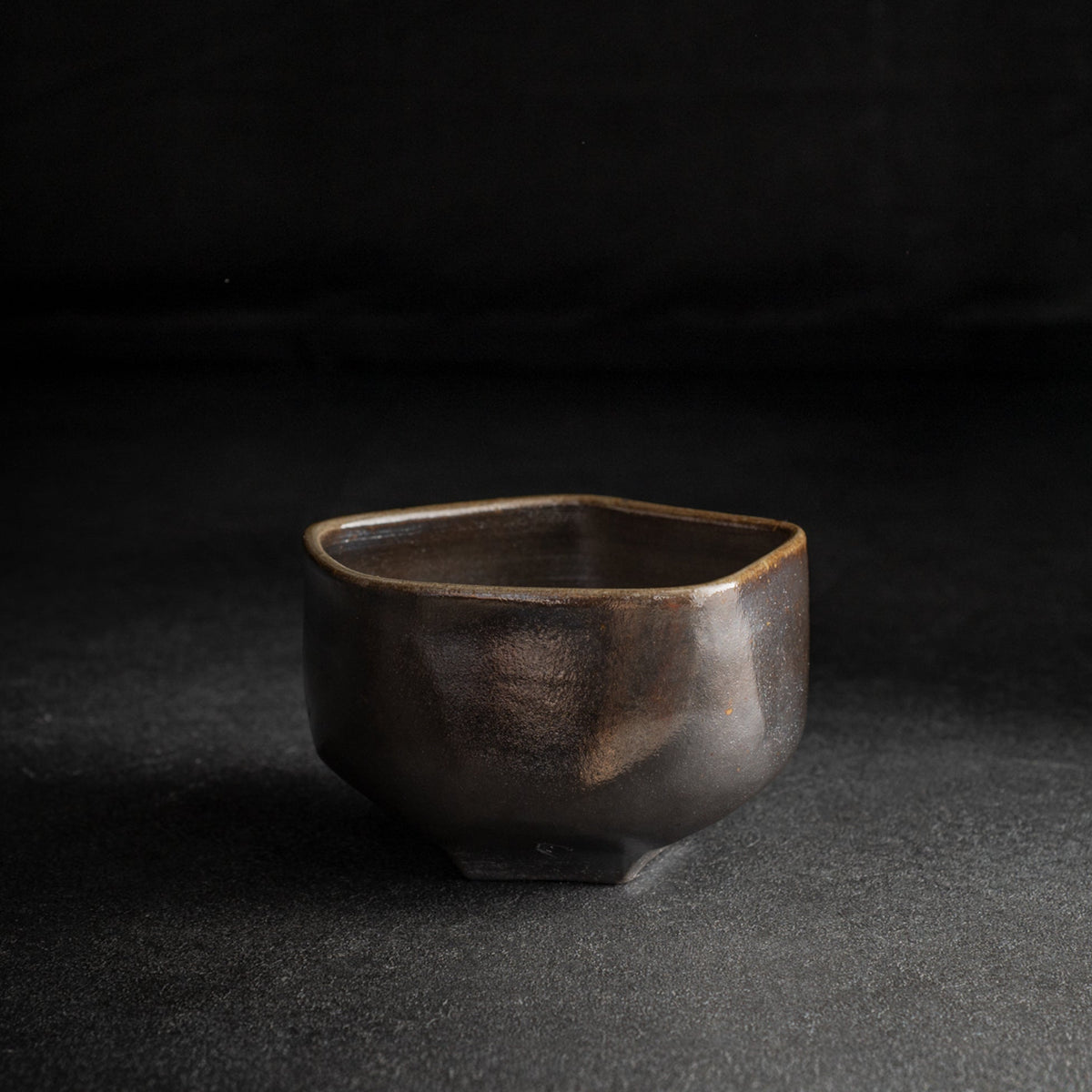 Bol à matcha pentagonal Hikidashi-Guro