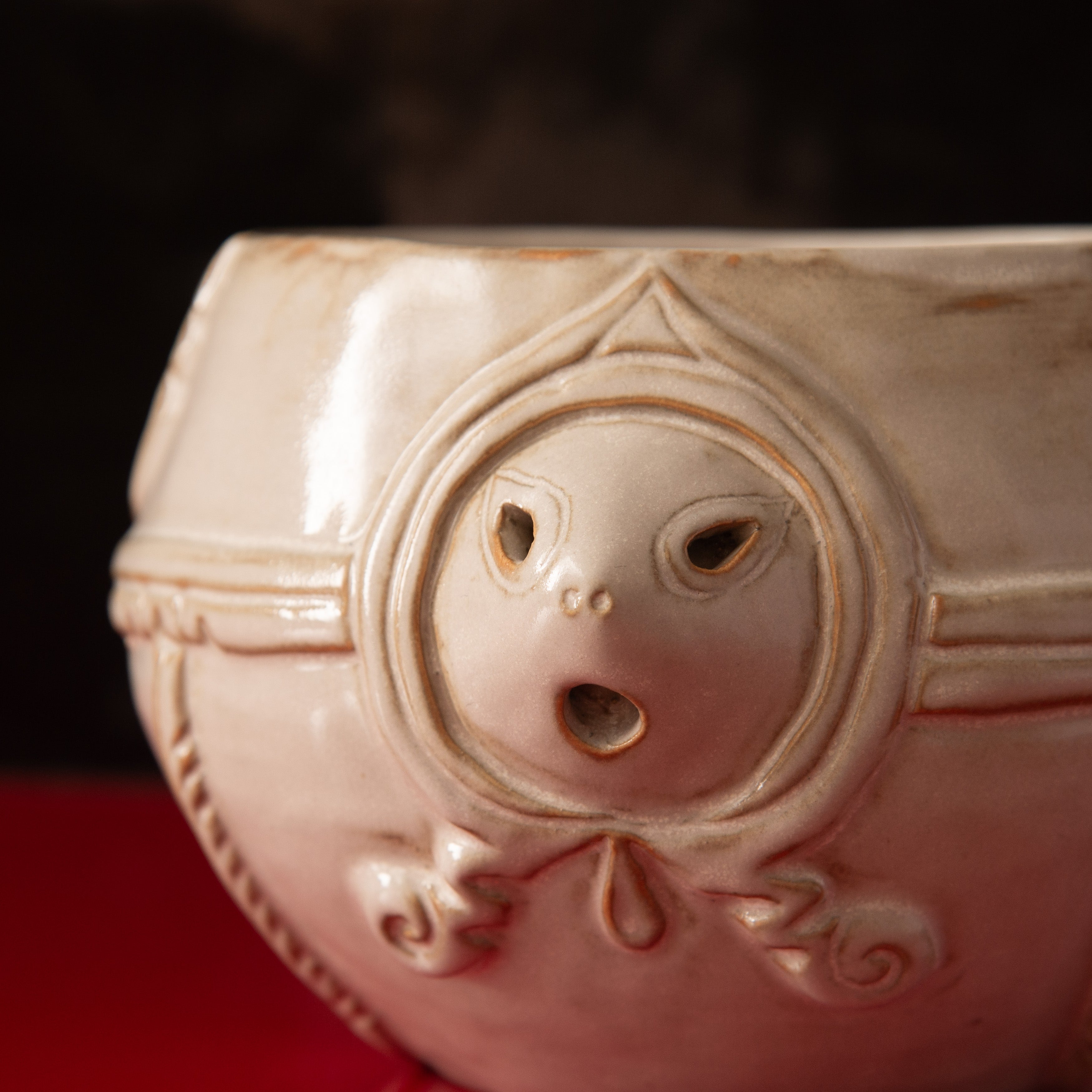 Taido White Jomon Cachepot