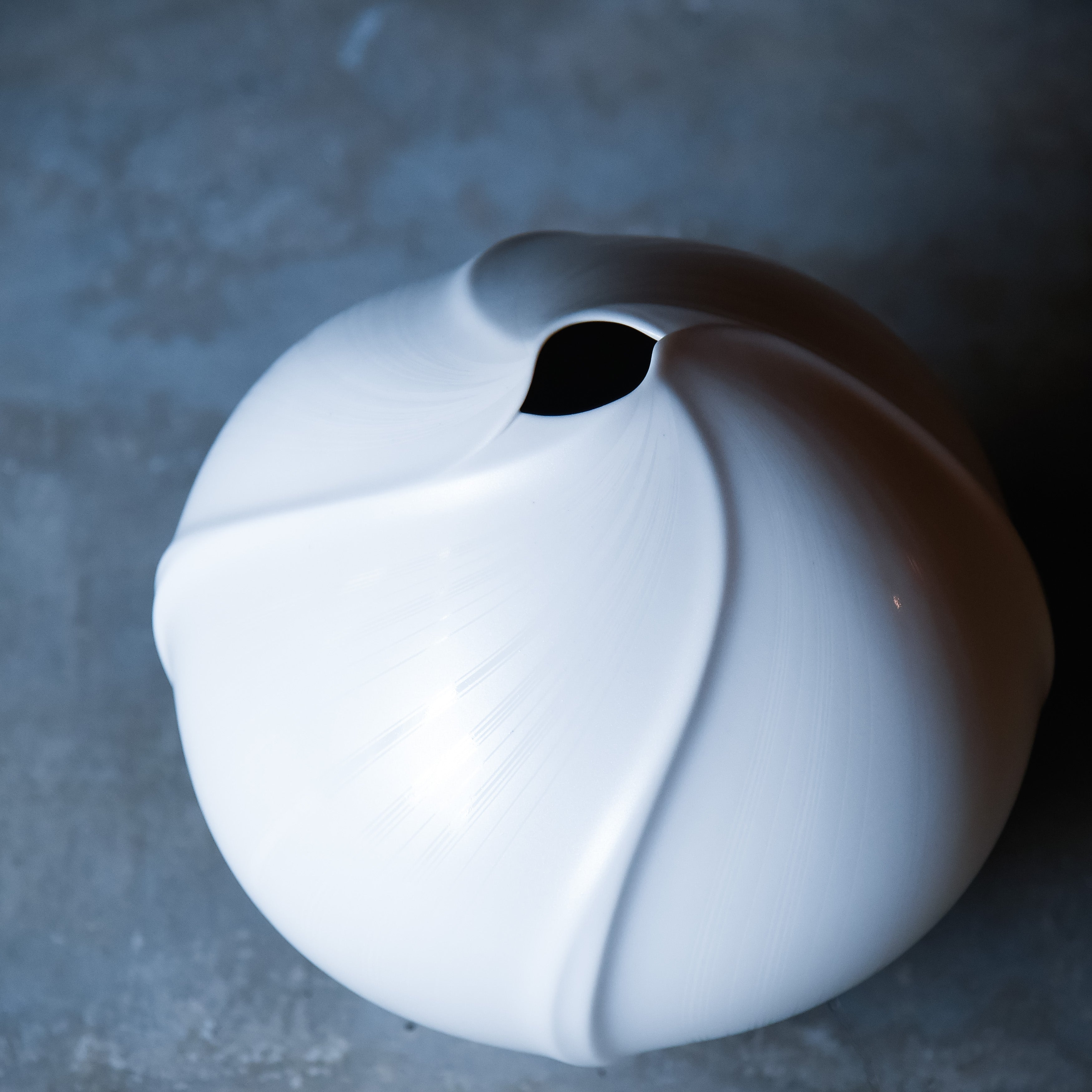 Shinju Kosai Round Vase