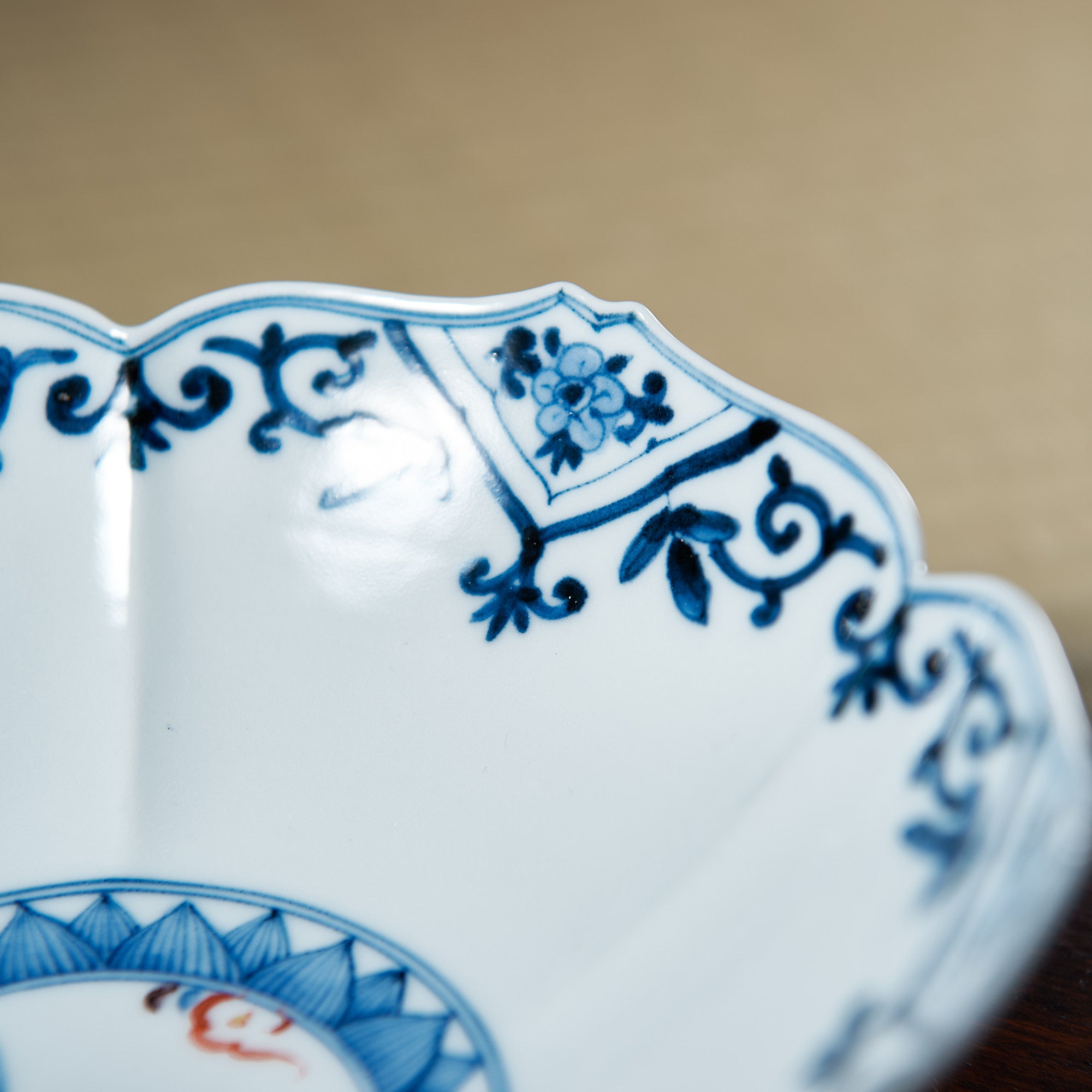 Auspicious Pattern Sakura-Shaped Bowl