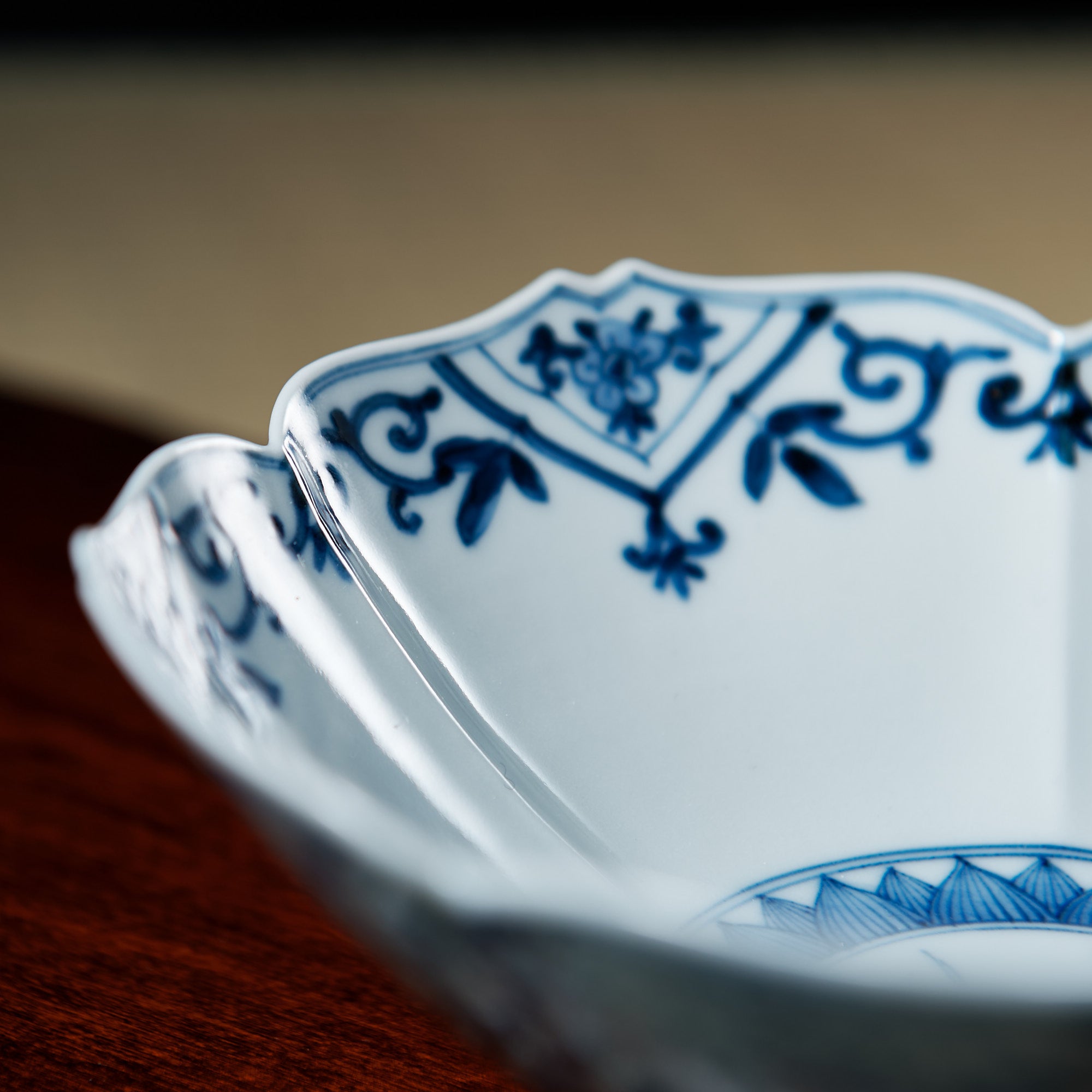 Auspicious Pattern Sakura-Shaped Bowl