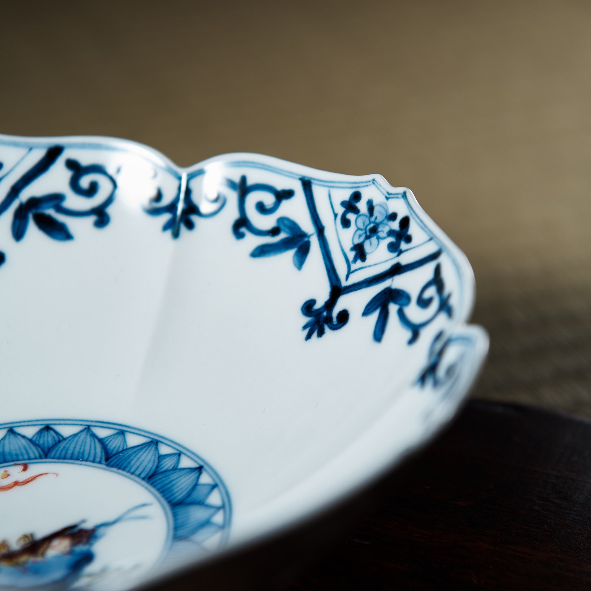 Auspicious Pattern Sakura-Shaped Bowl