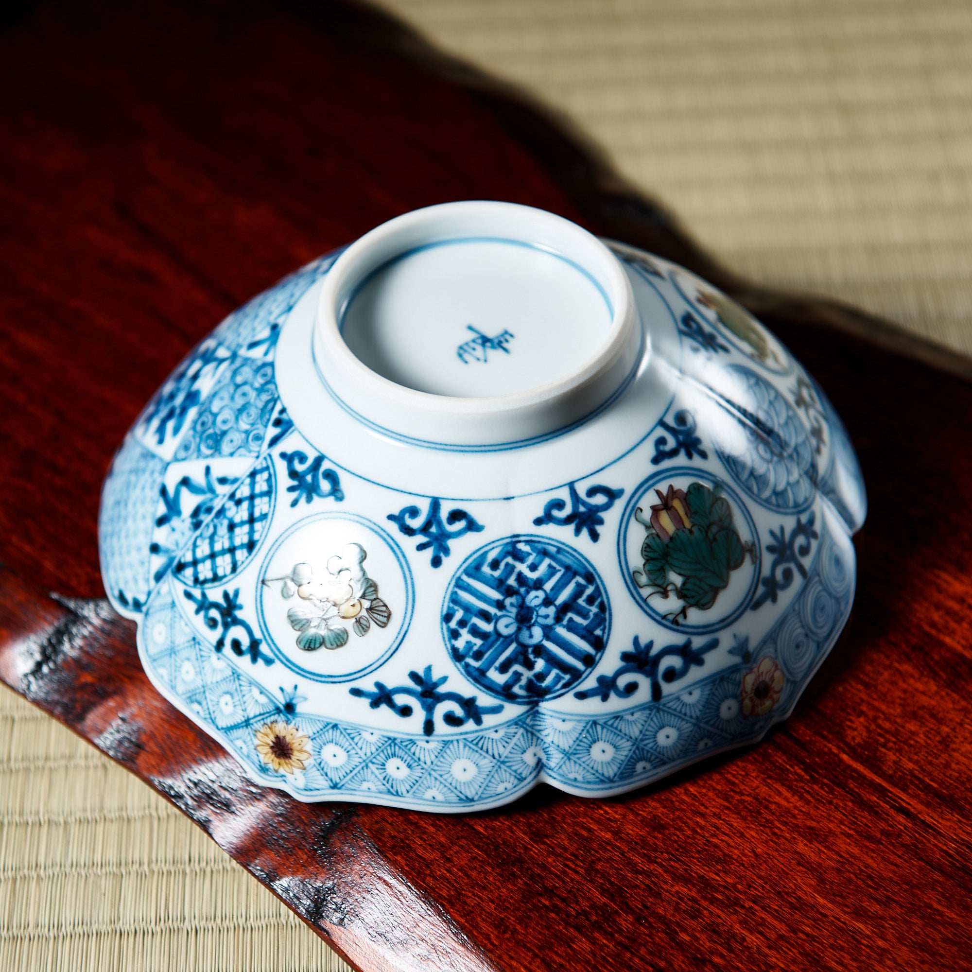 Auspicious Pattern Sakura-Shaped Bowl