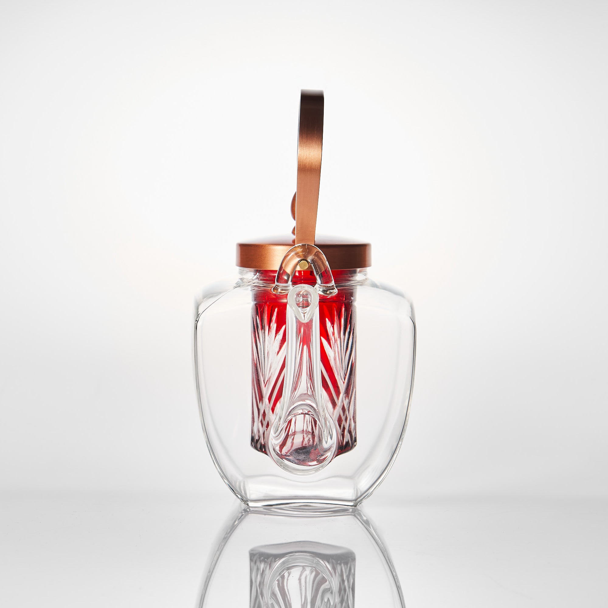 Olla de sake con brillo carmesí