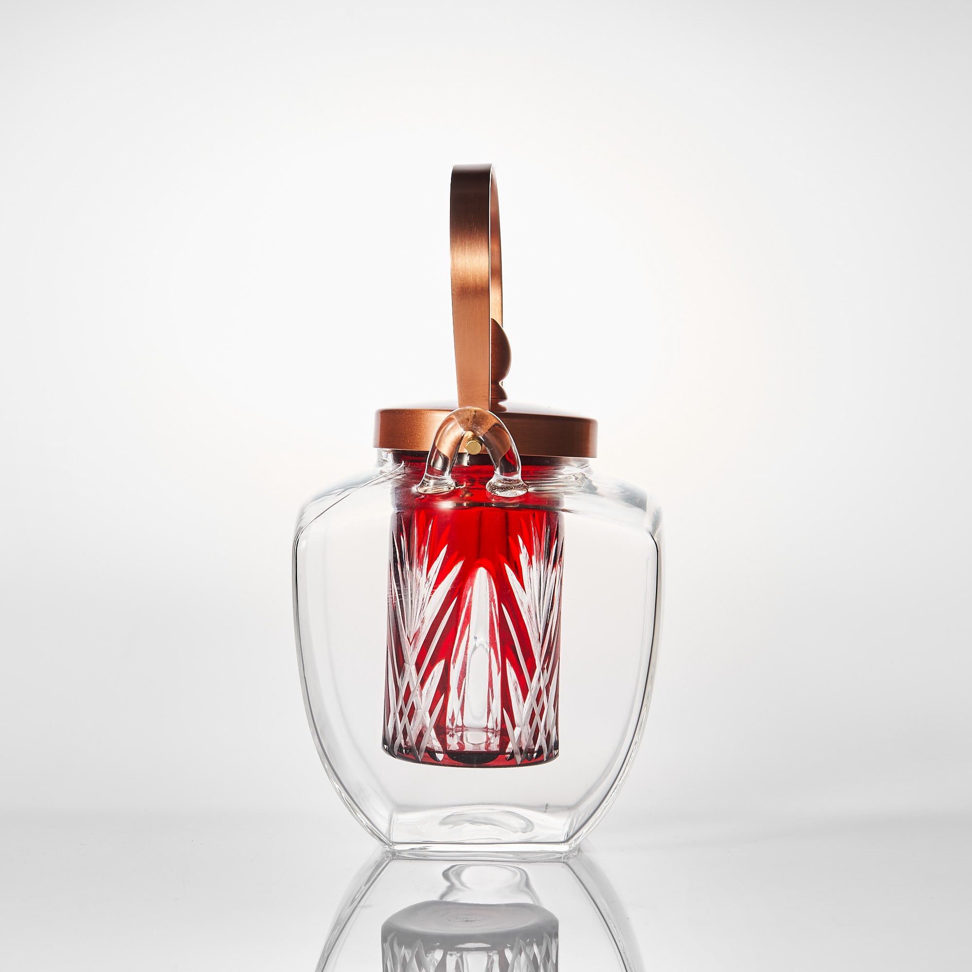 Olla de sake con brillo carmesí