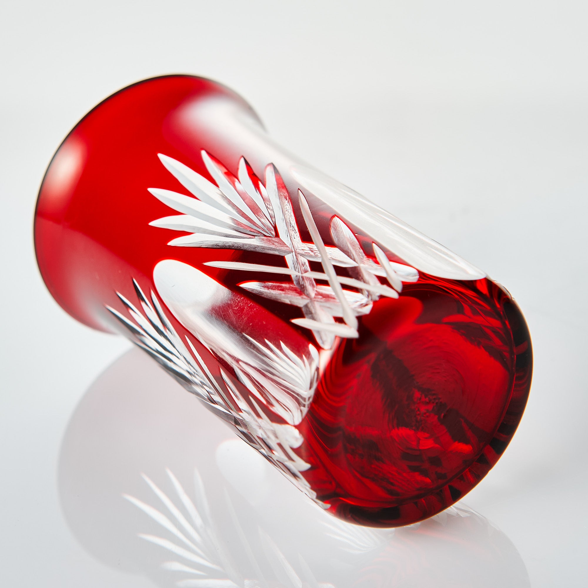 Olla de sake con brillo carmesí