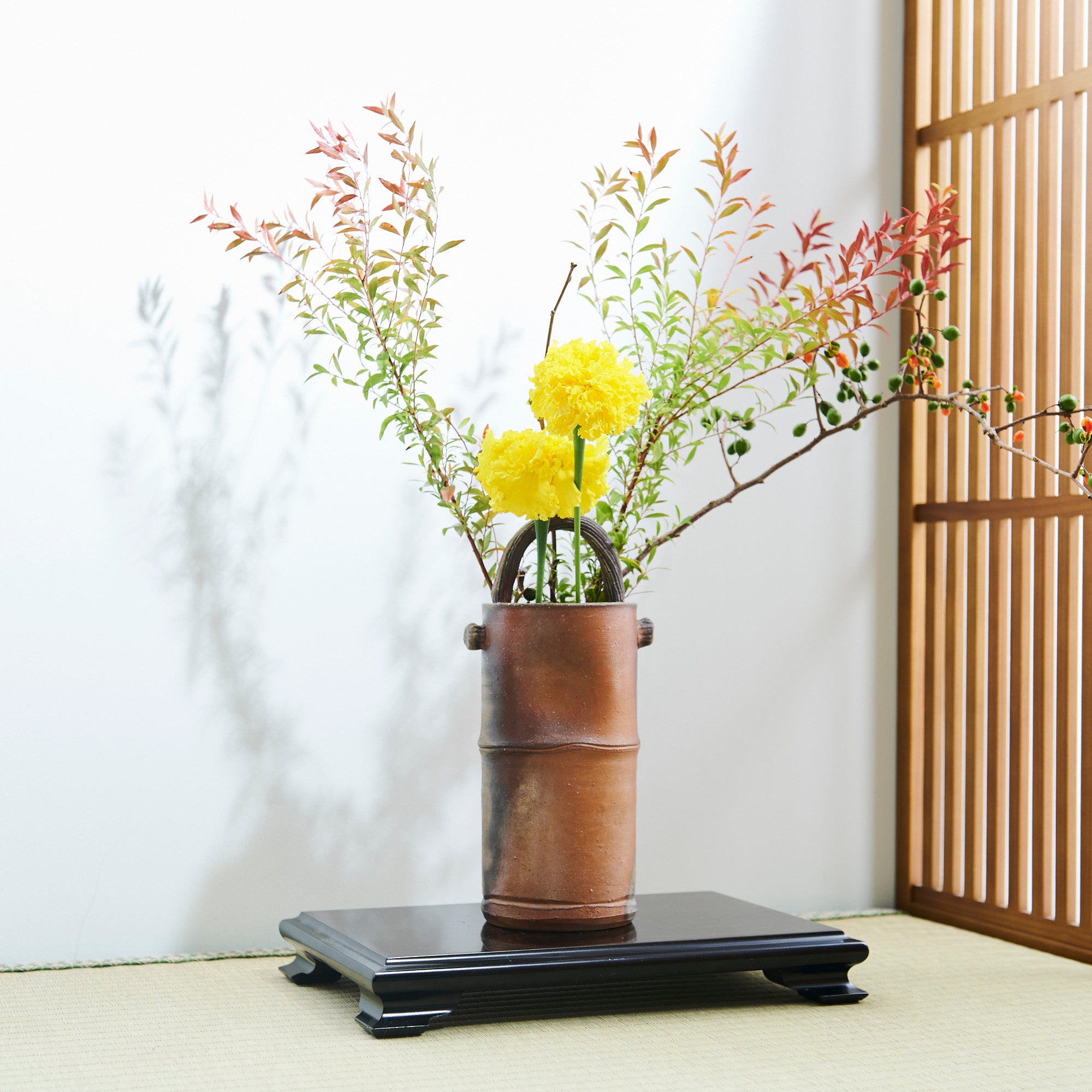 Sangiri Flower Vase With Handle