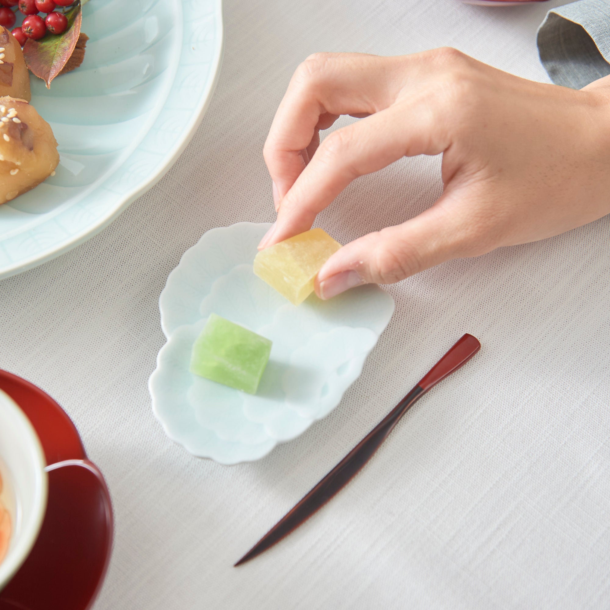 Yazaemon Pine Tree Fan Gourd Celadon Sauce Plate Set