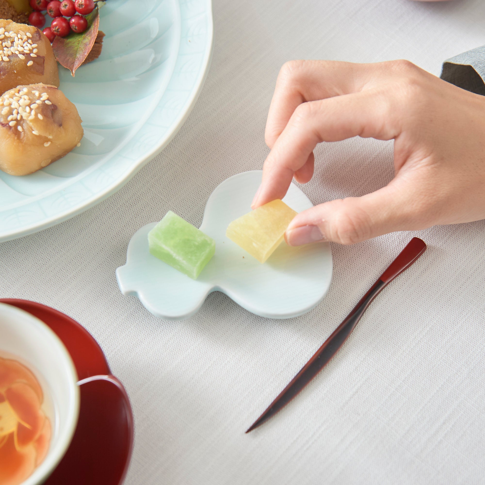 Yazaemon Pine Tree Fan Gourd Celadon Sauce Plate Set
