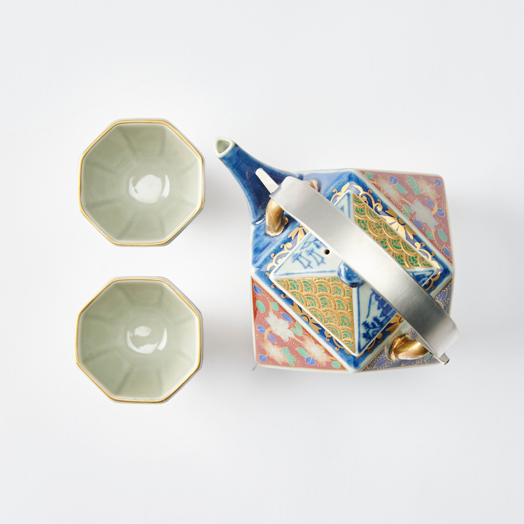 Antiguo juego de sake Imari Kinrande