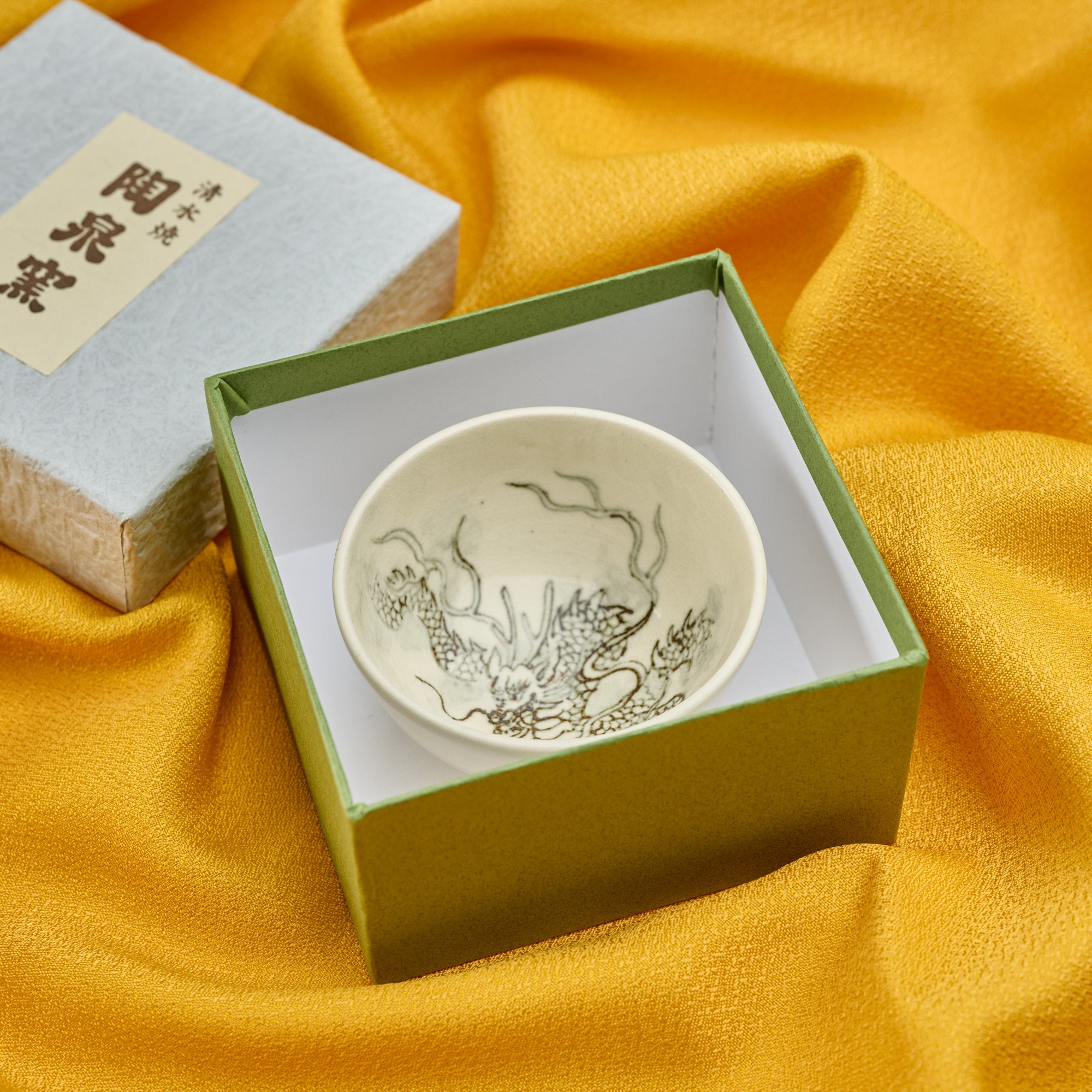Copa de sake Guinomi del Dragón Negro