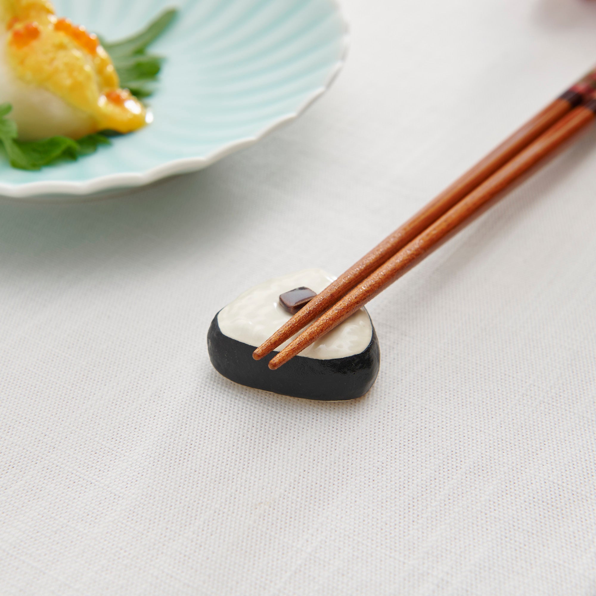 Reposa palillos para onigiri
