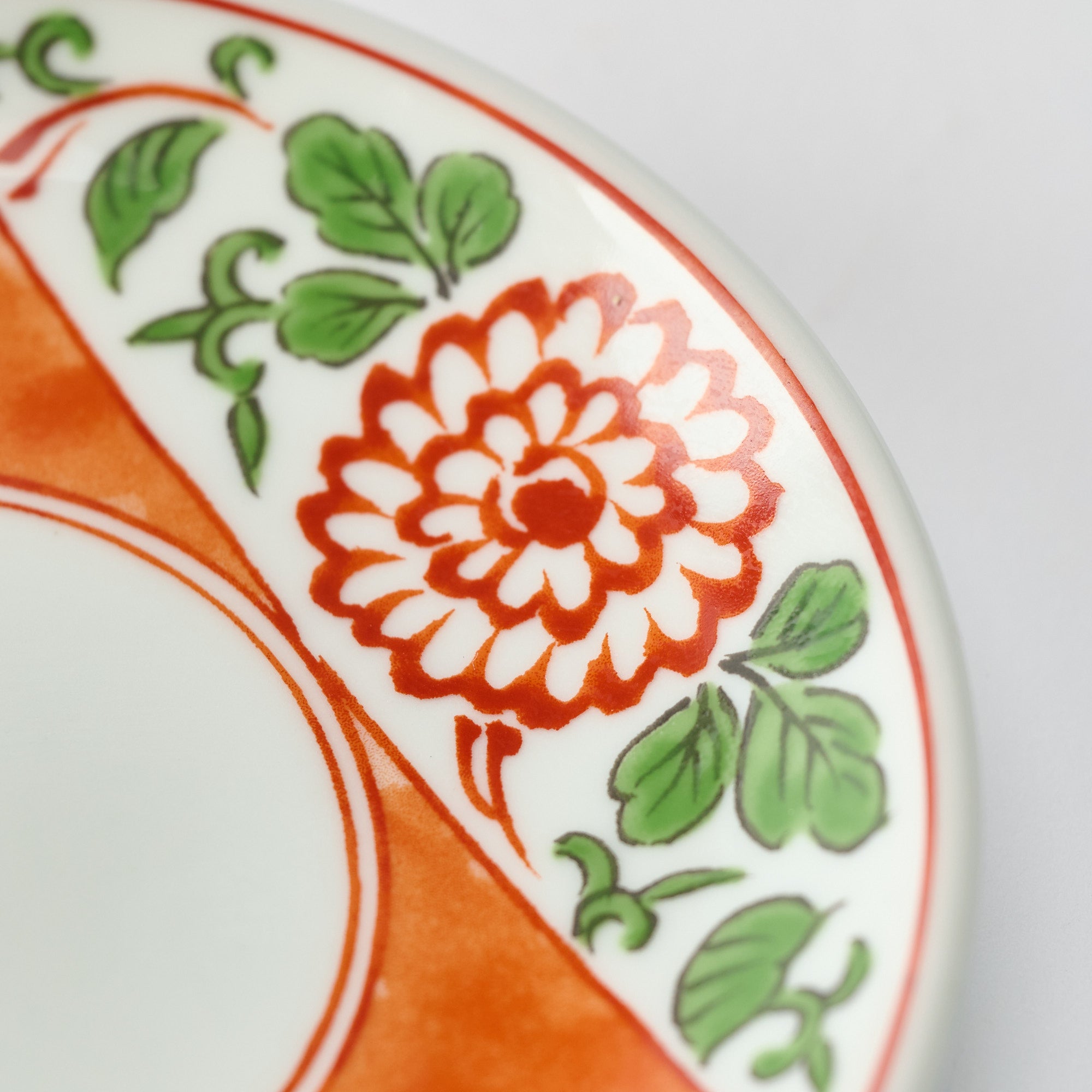 Chrysantheme mit MT. Fuji Saucenteller