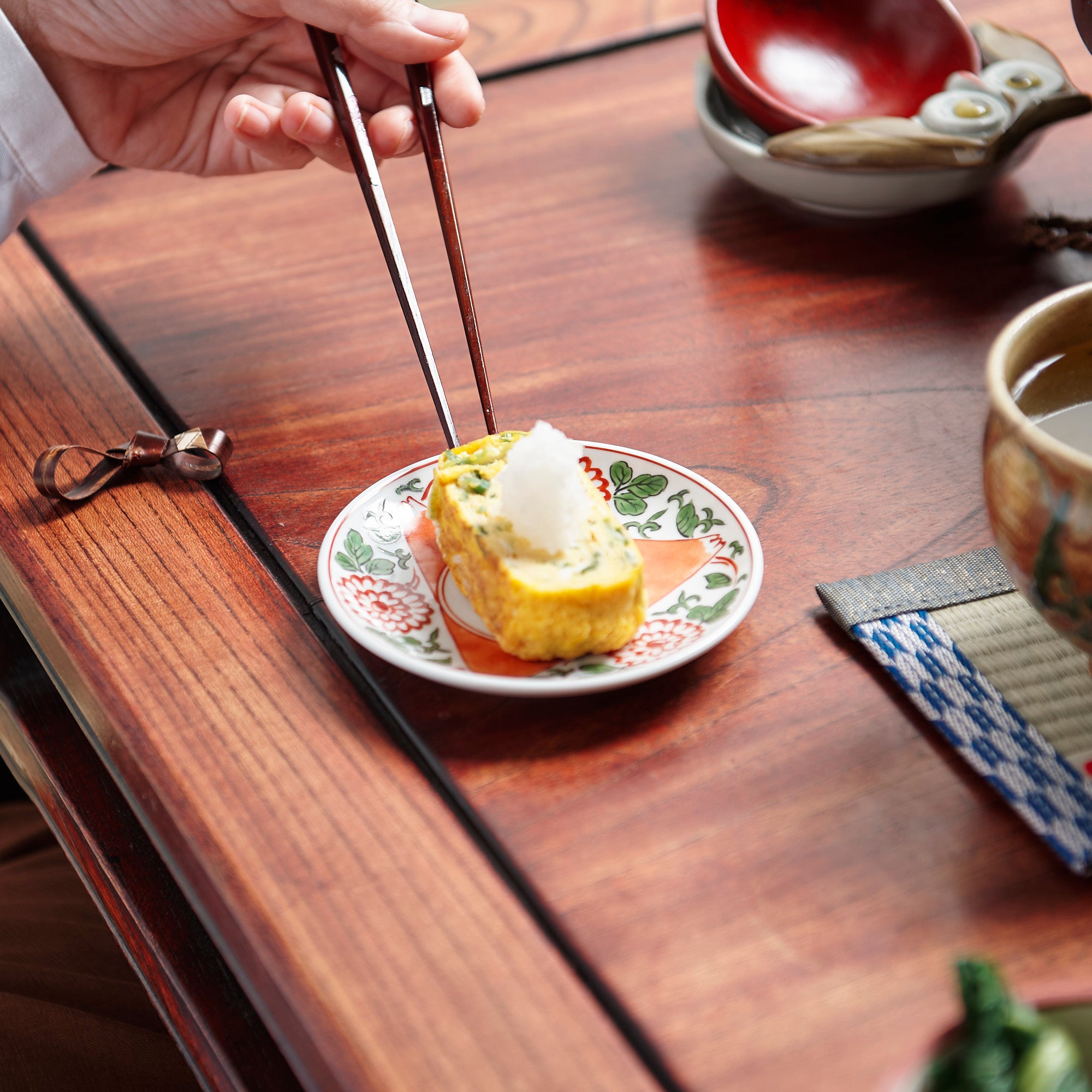 Chrysantheme mit MT. Fuji Saucenteller