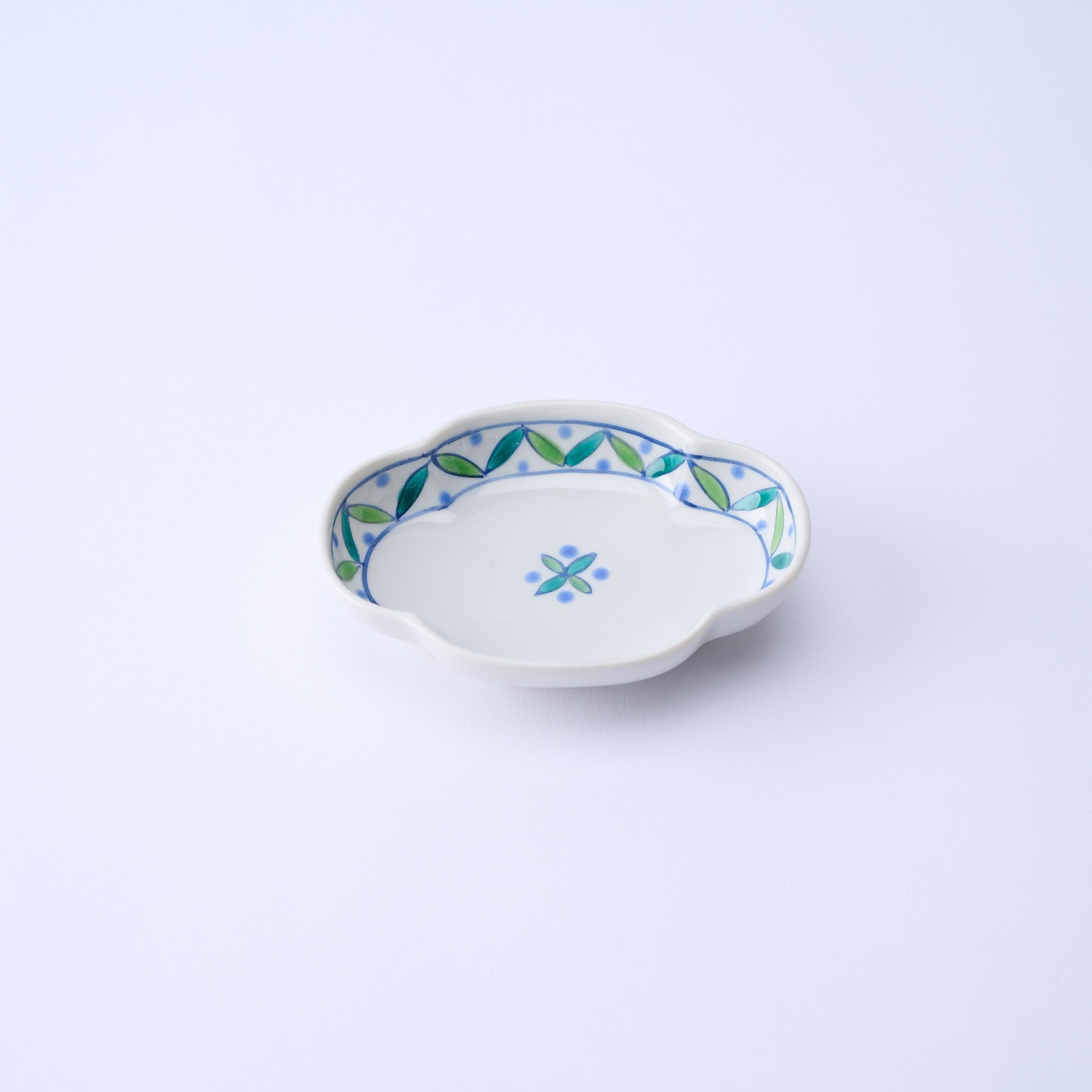 Auspicious Pattern Tsuba-Shaped Sauce Plate