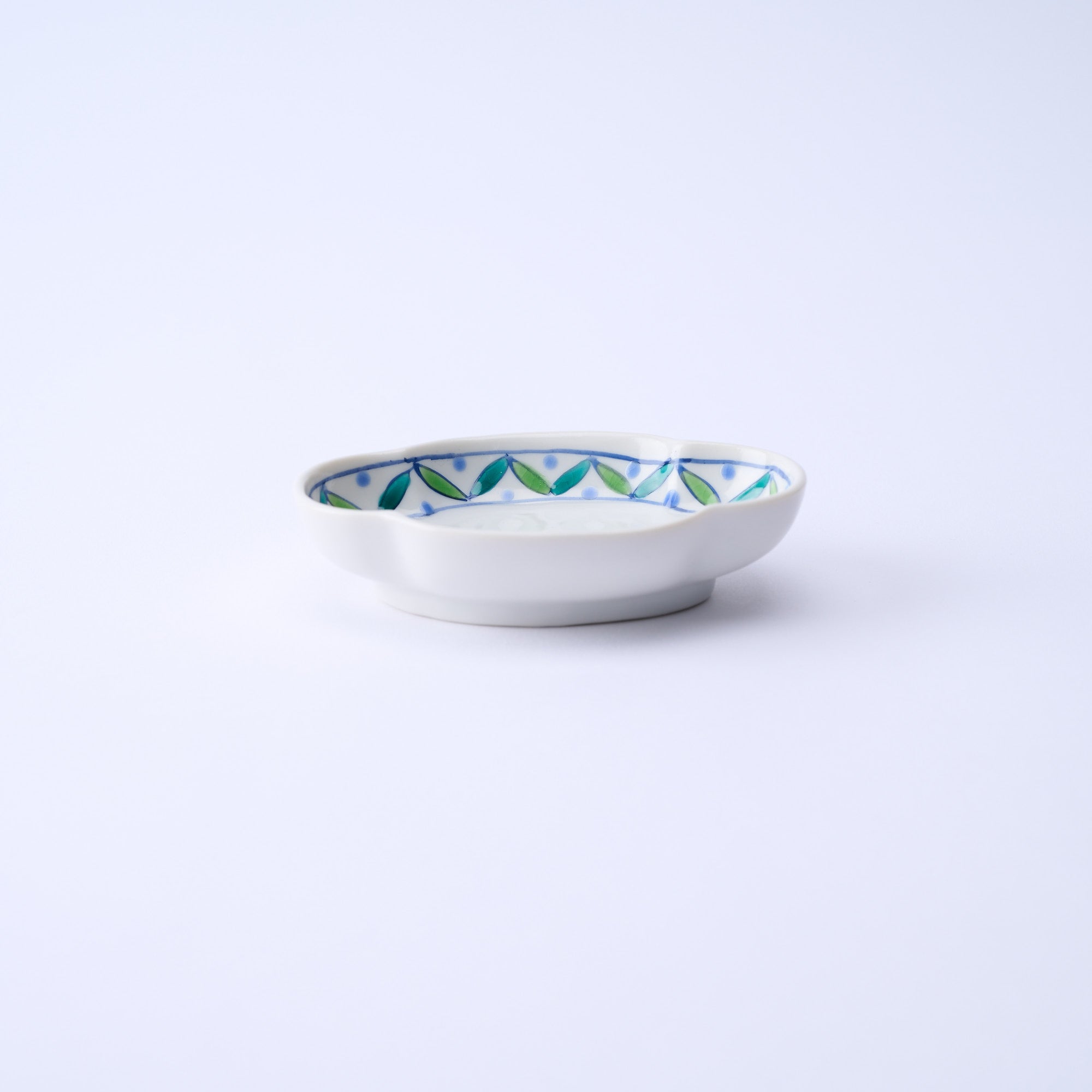 Auspicious Pattern Tsuba-Shaped Sauce Plate