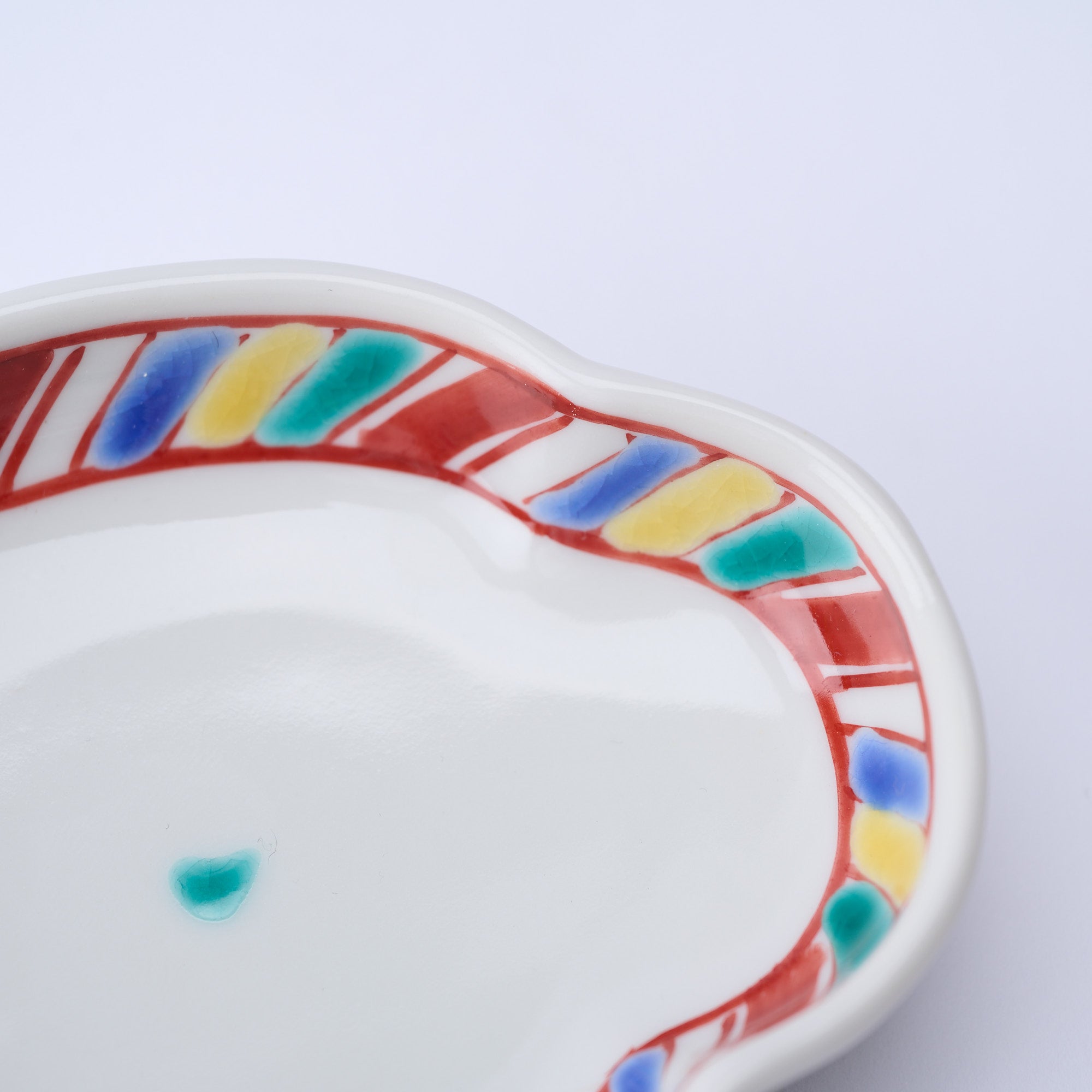 Auspicious Pattern Tsuba-Shaped Sauce Plate