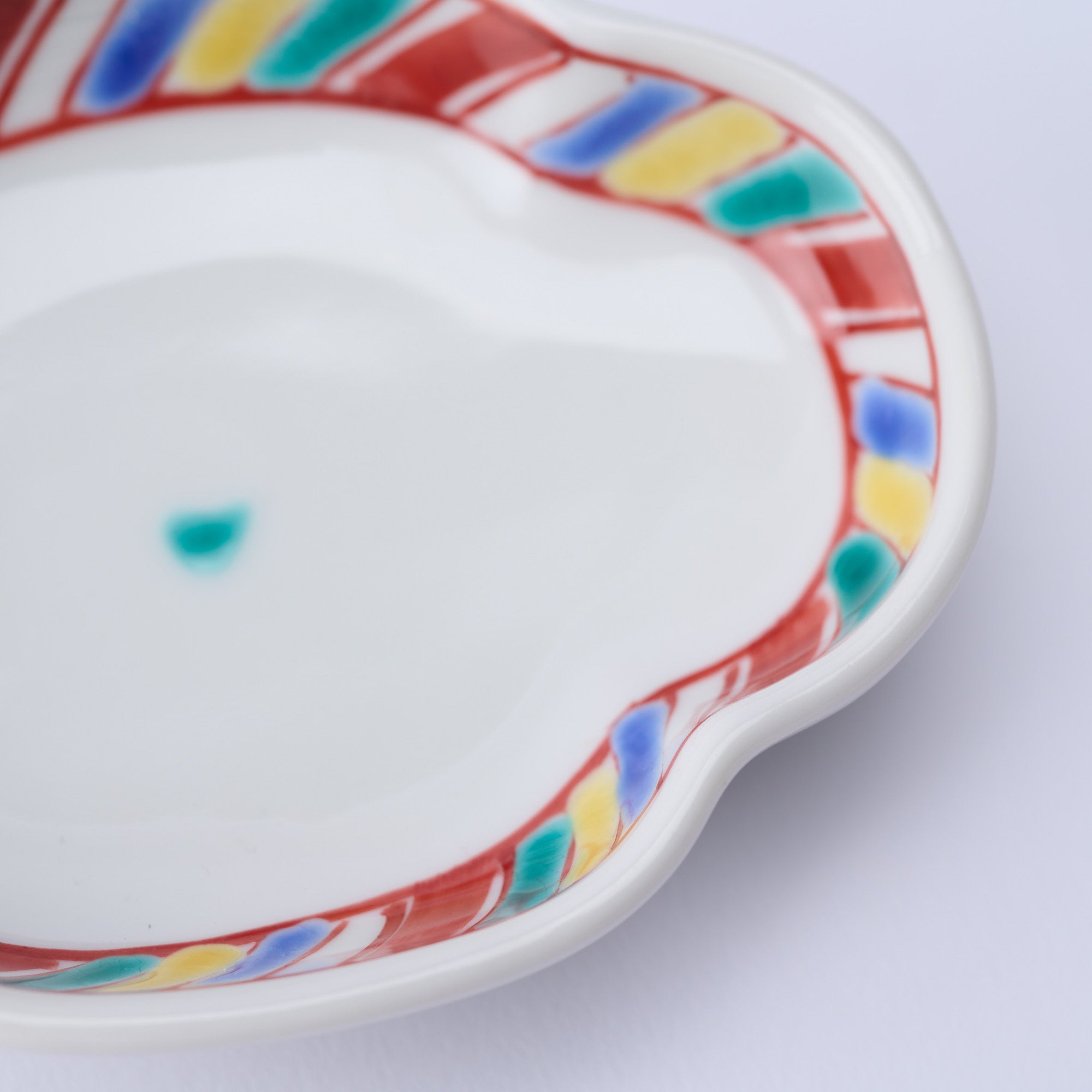 Auspicious Pattern Tsuba-Shaped Sauce Plate