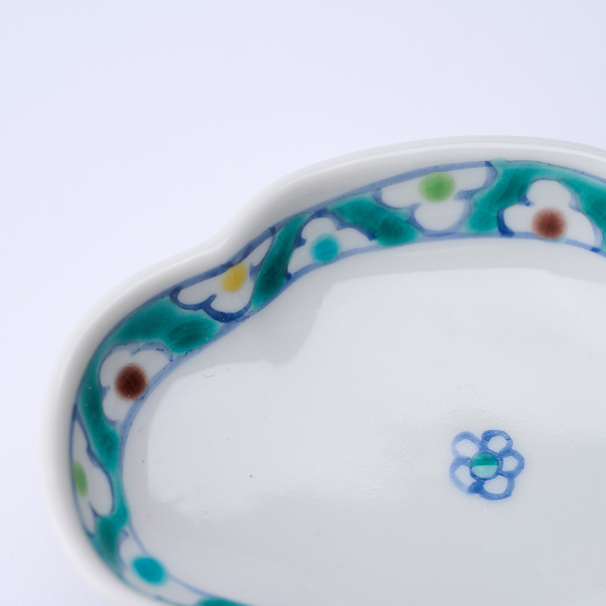 Auspicious Pattern Tsuba-Shaped Sauce Plate