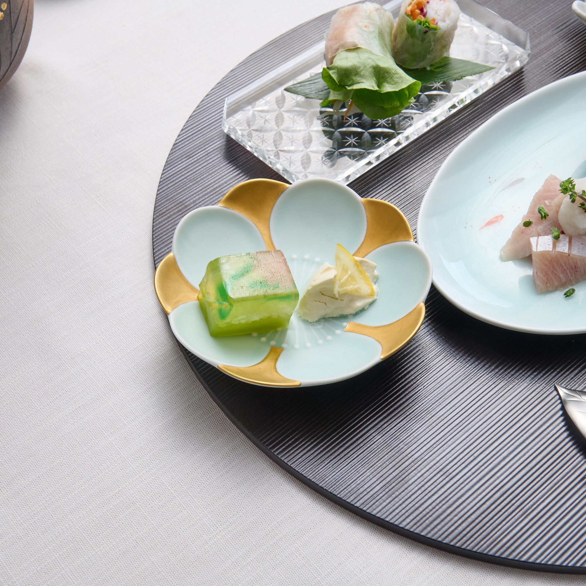 Moist Gold Plum Blossom Side Plate