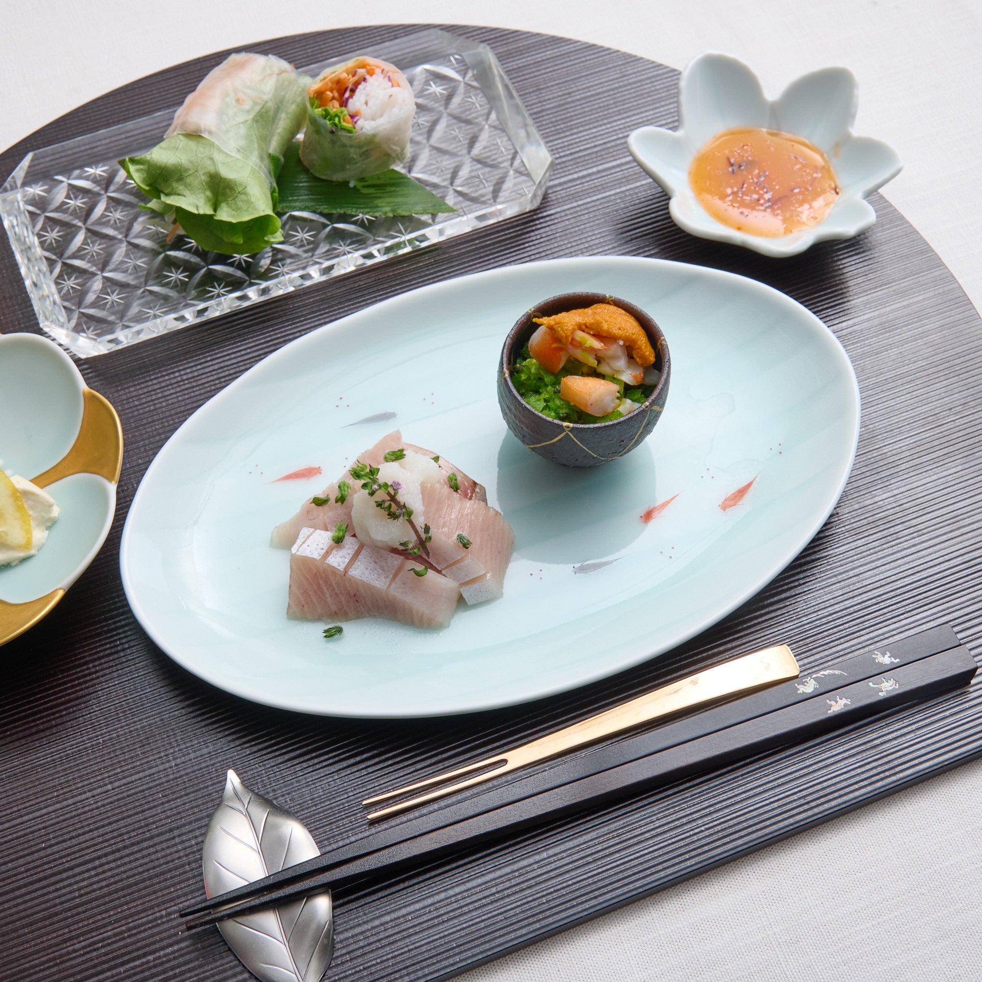 Medaka Rice Fish Oval Dinner Plate